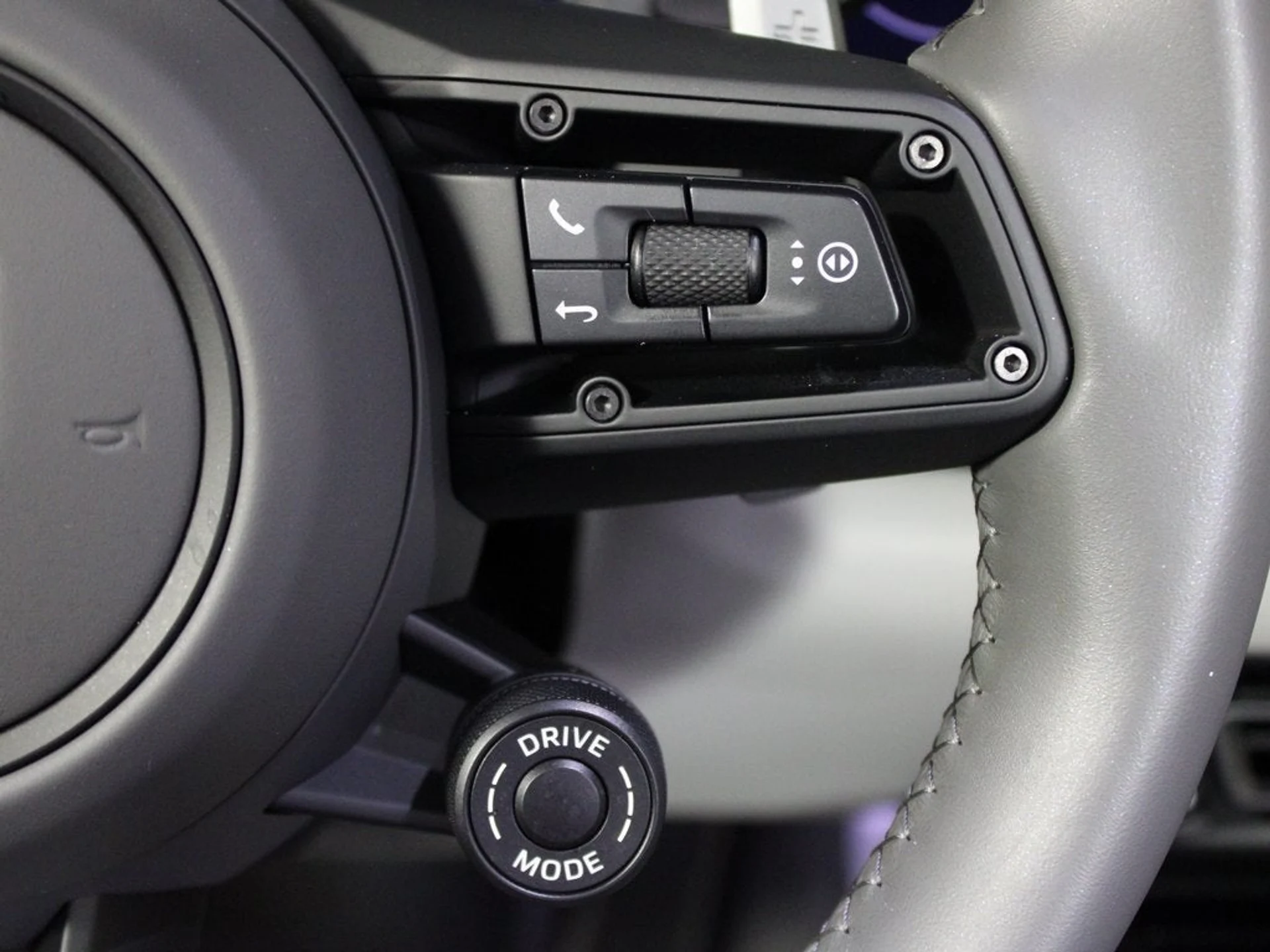 mph027_2349184208_28_93b7b1826e