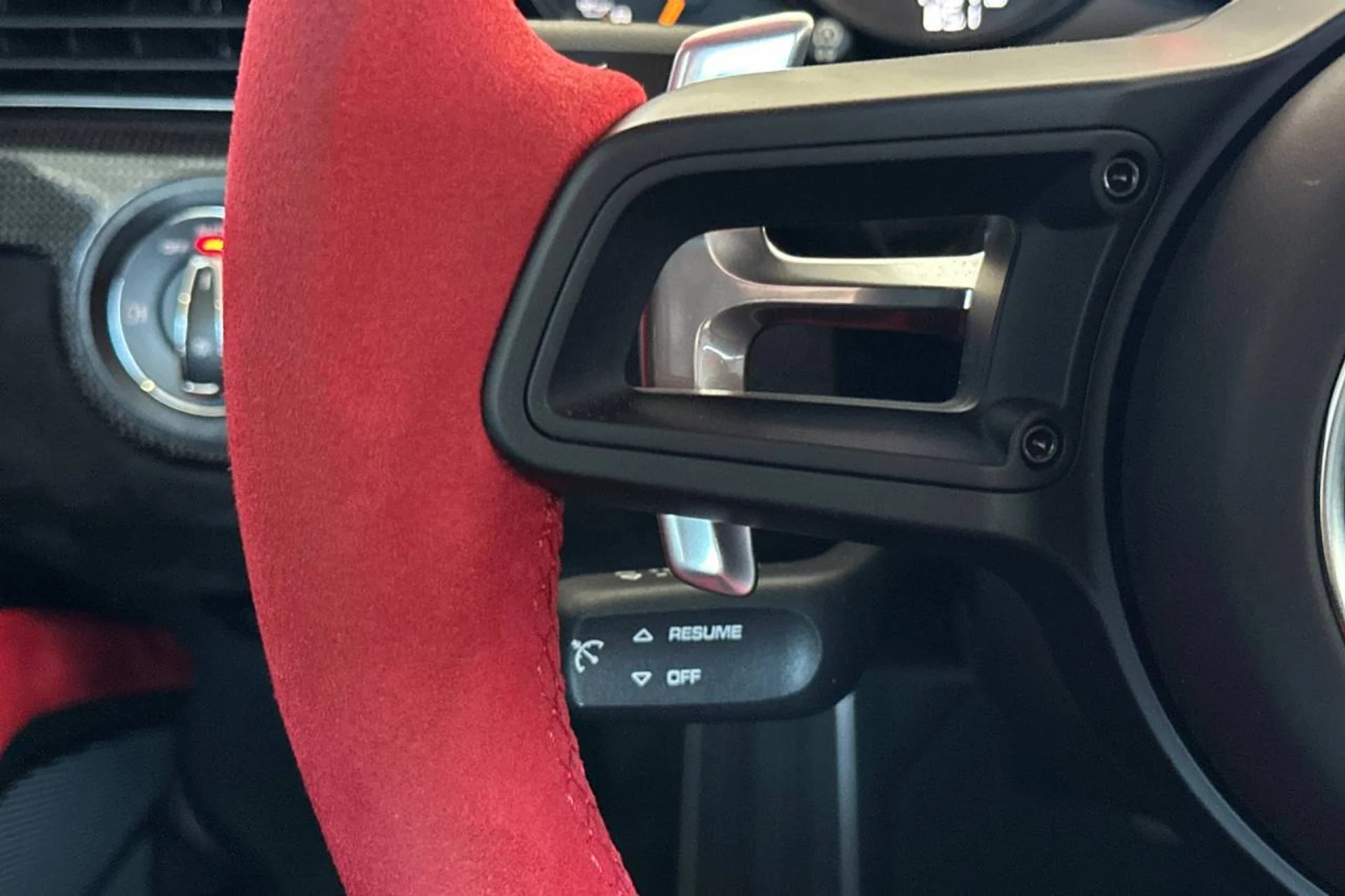 mph027_235123355_1280_c090b83992