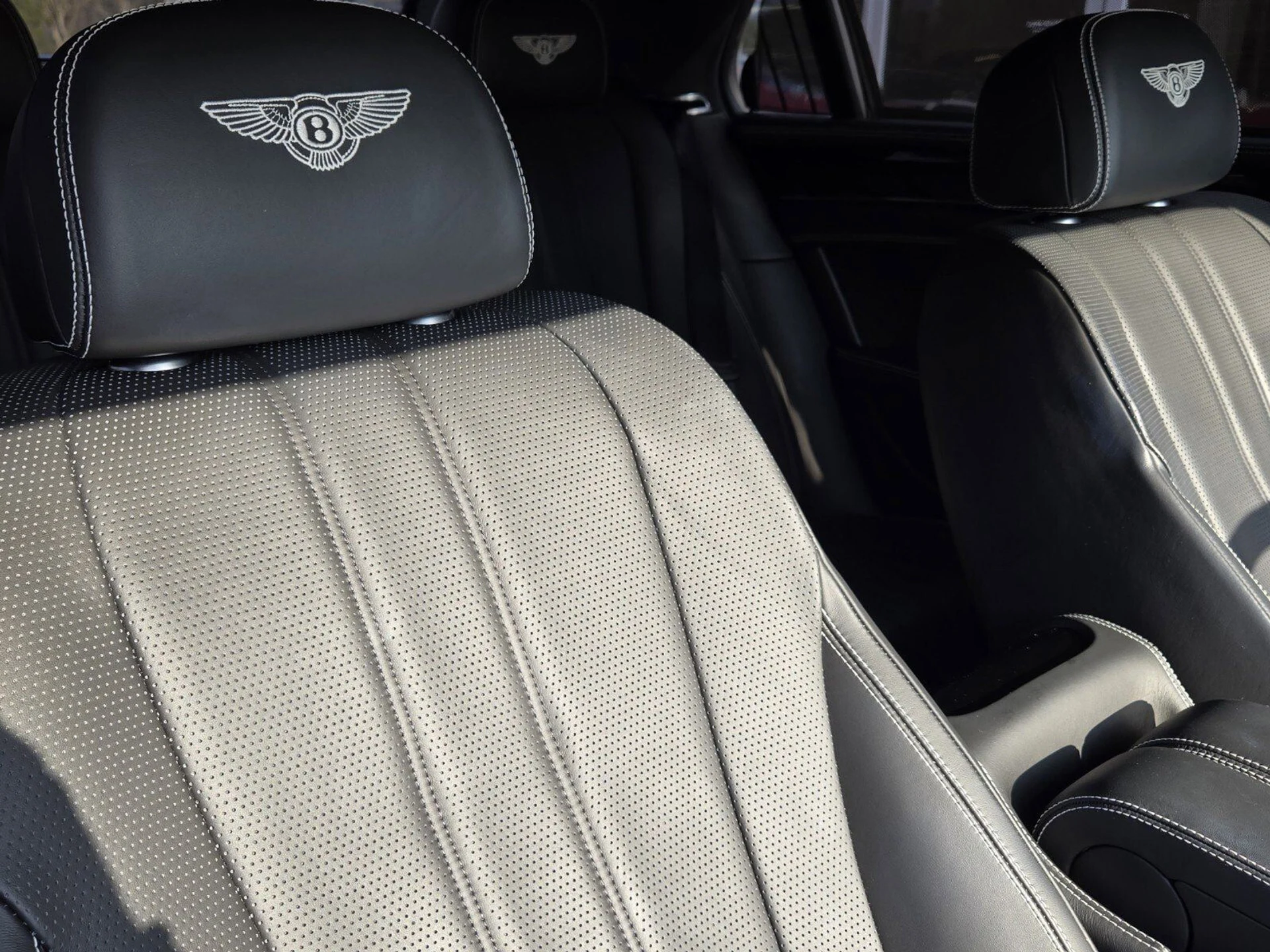 mph027_235312059_26c9d9b6f21517bb875ddf1d08a48a63x_a8979b5856