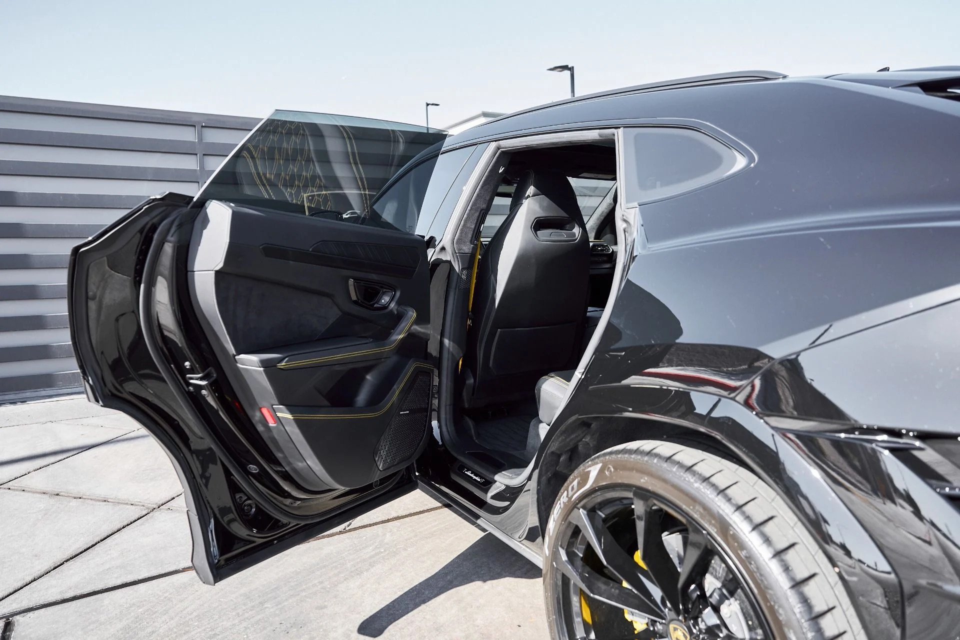 mph027_2363554524_Used_2024_Lamborghini_Urus_S_1770085859_ea4b74c7cc