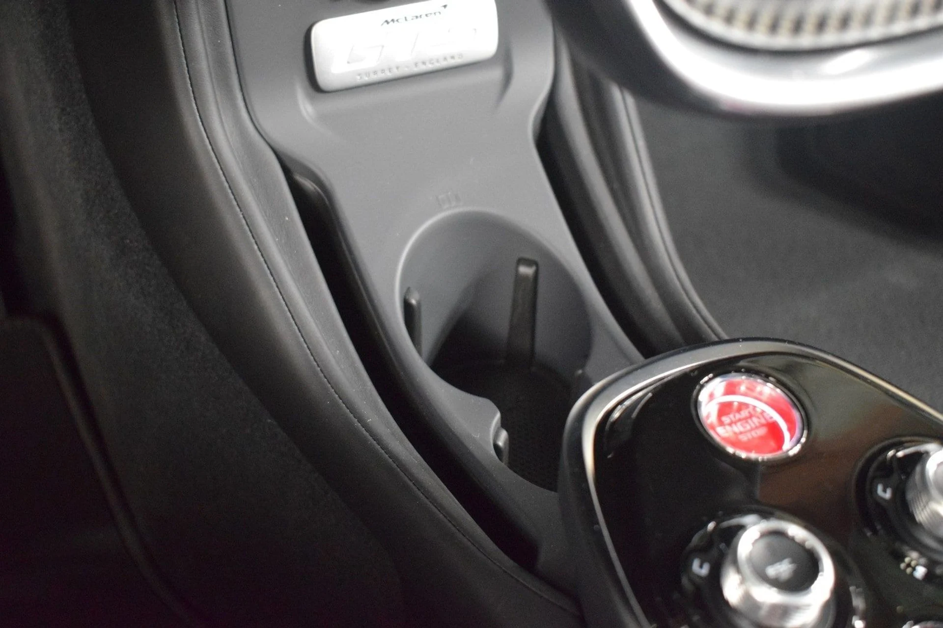 mph027_2366687204_e817beaecc5277fd174f03a08656a685x_10d9232dc7