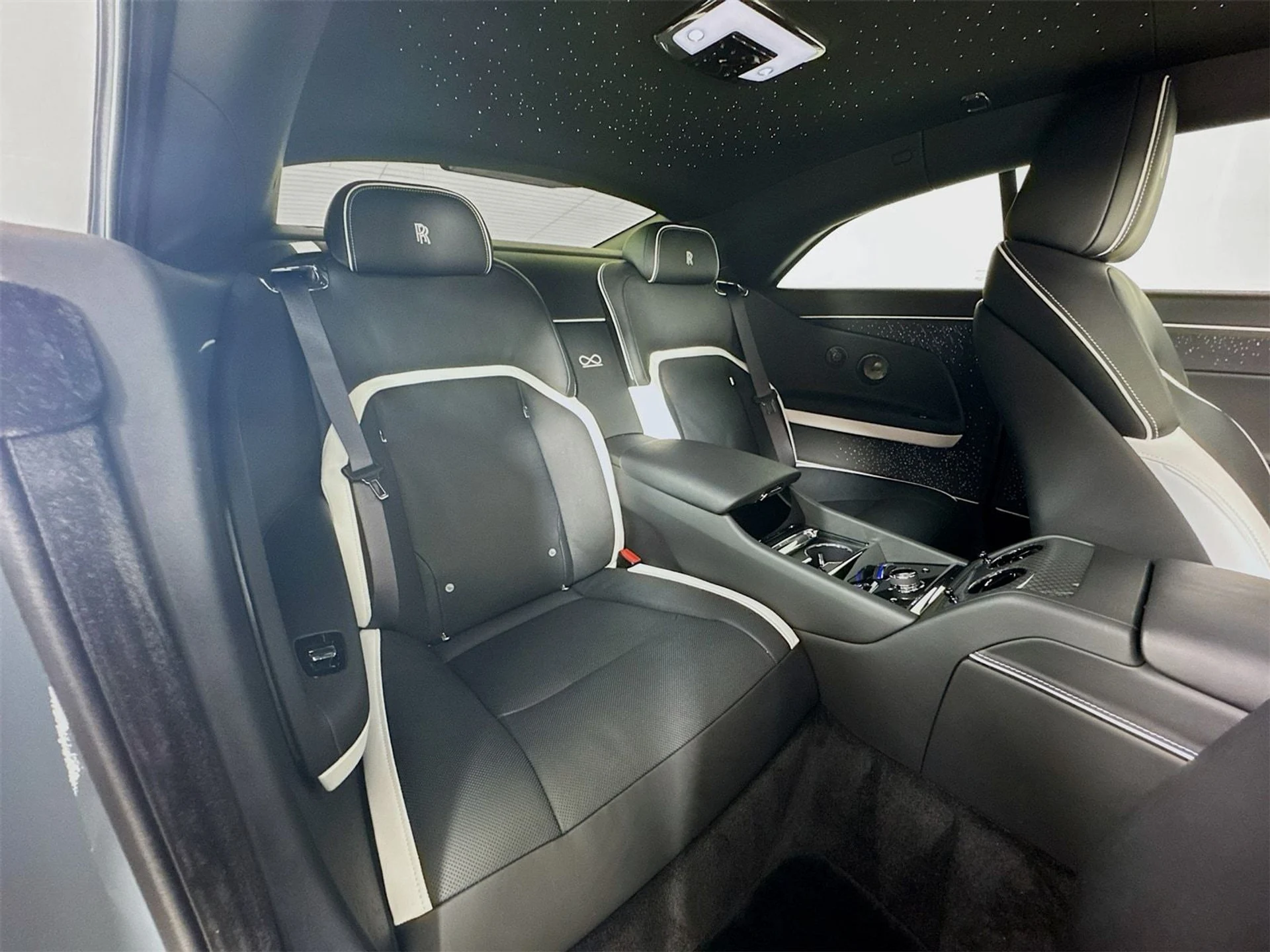 mph027_2370831335_9b2ae09cc5fd492ca80550dfe7069407x_756a7f393a