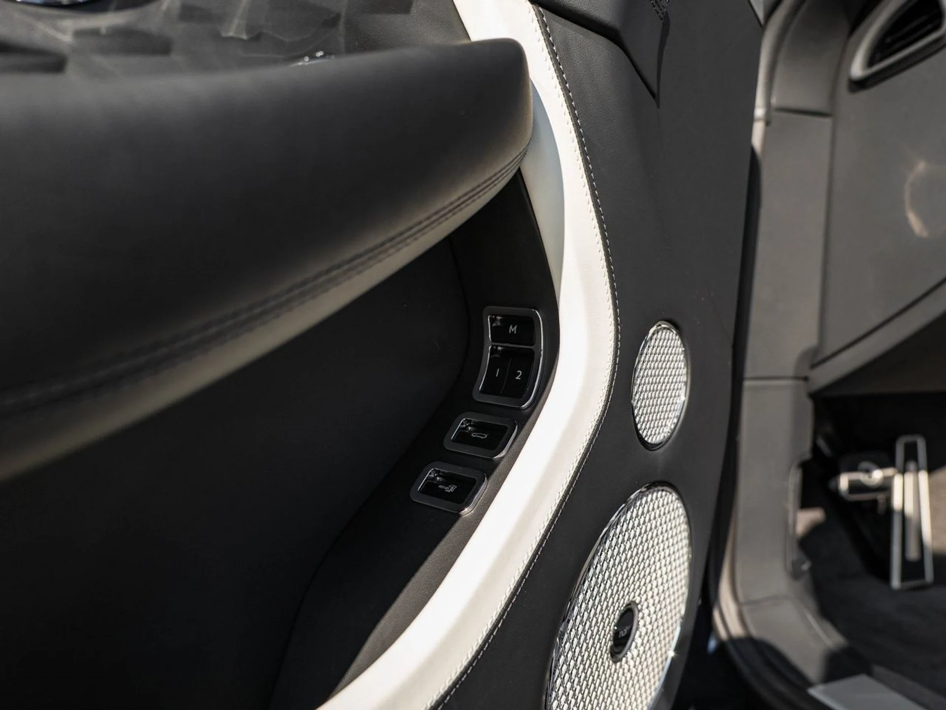 mph027_2375236197_1321671cc936cc476240e1f3cab685f4x_09e2a74326