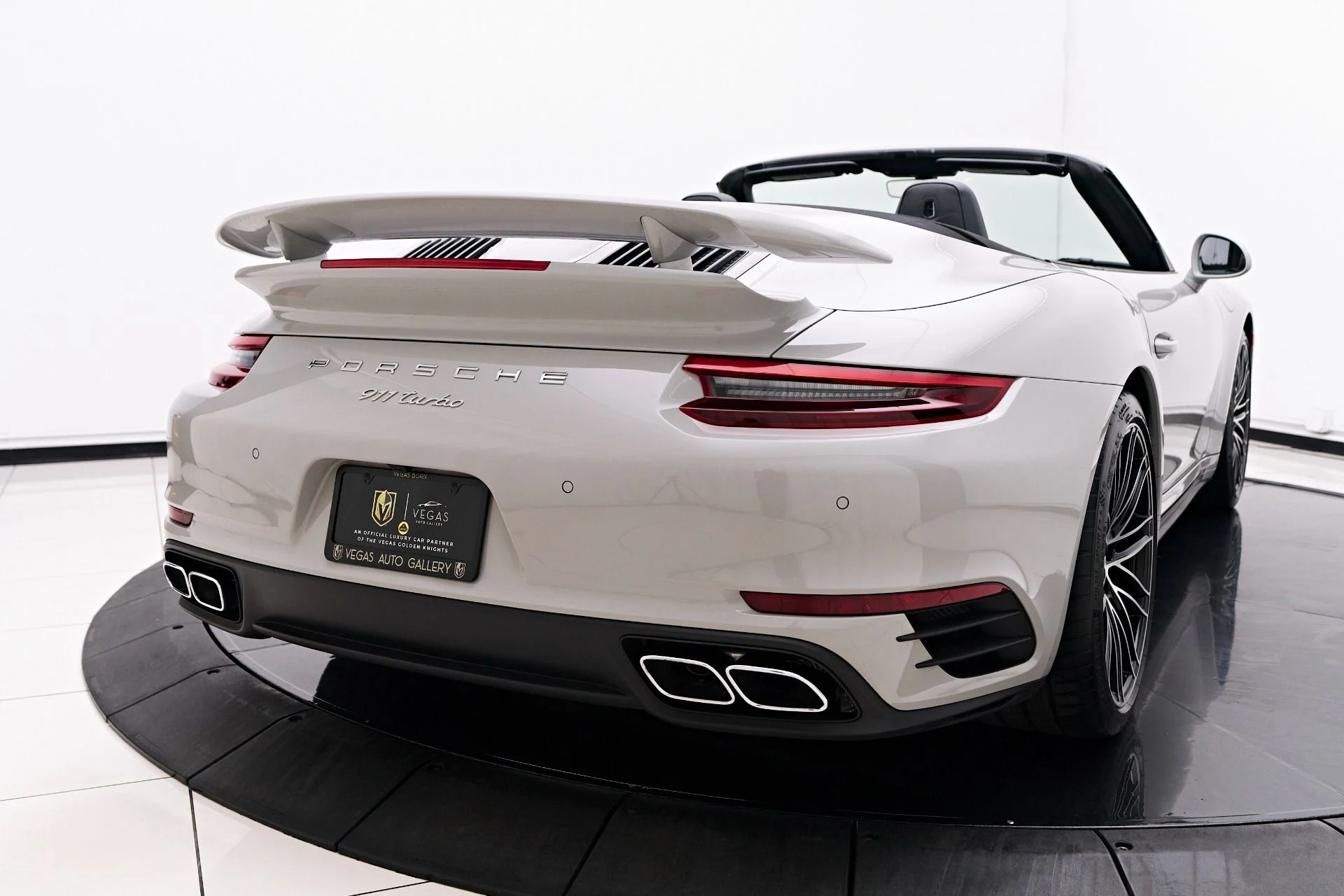 mph027_2377174654_Used_2019_Porsche_911_Turbo_1757547208_74f994e297