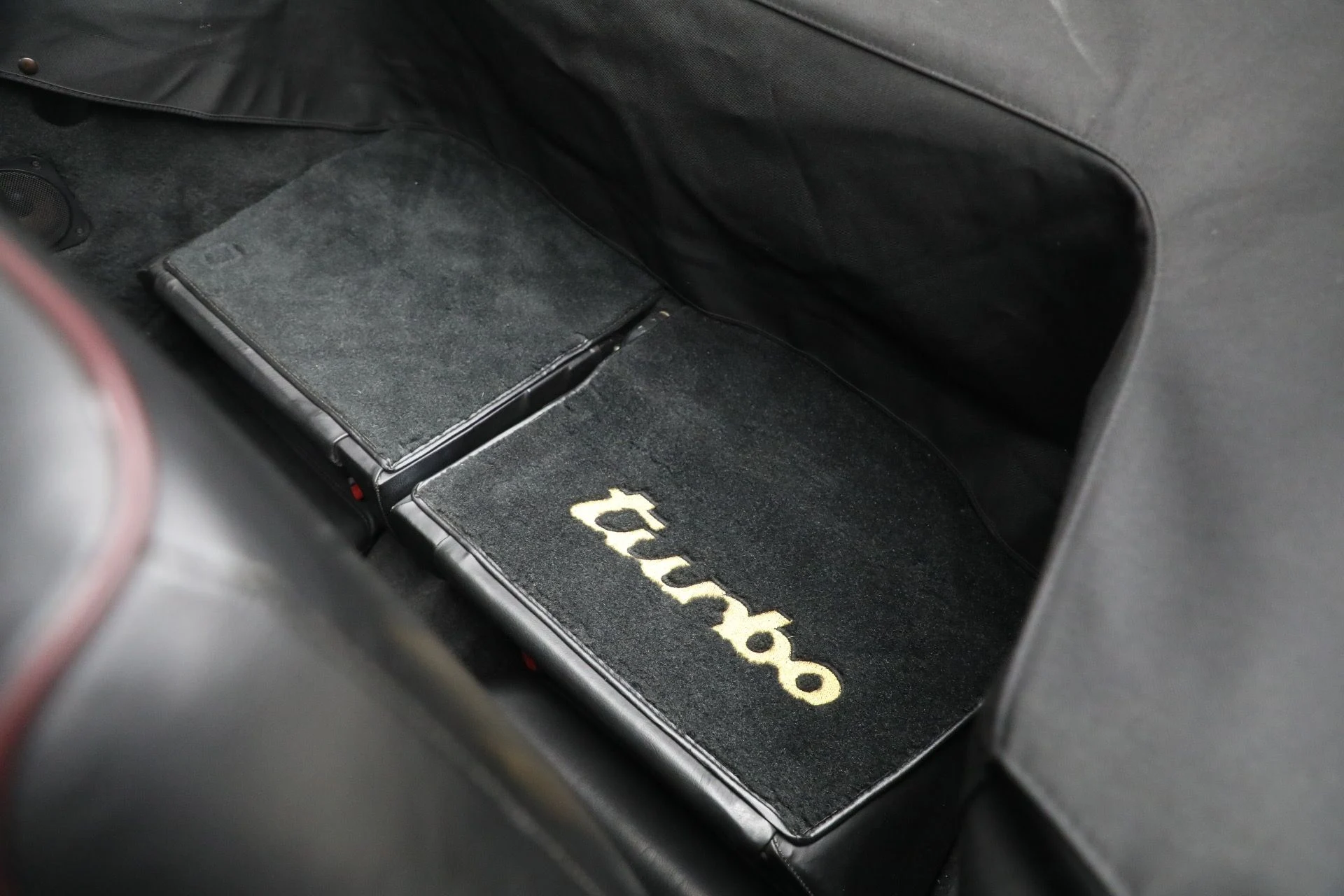 mph027_2386439390_Used_1989_Porsche_911_Carrera_Turbo_4e1b0a6704