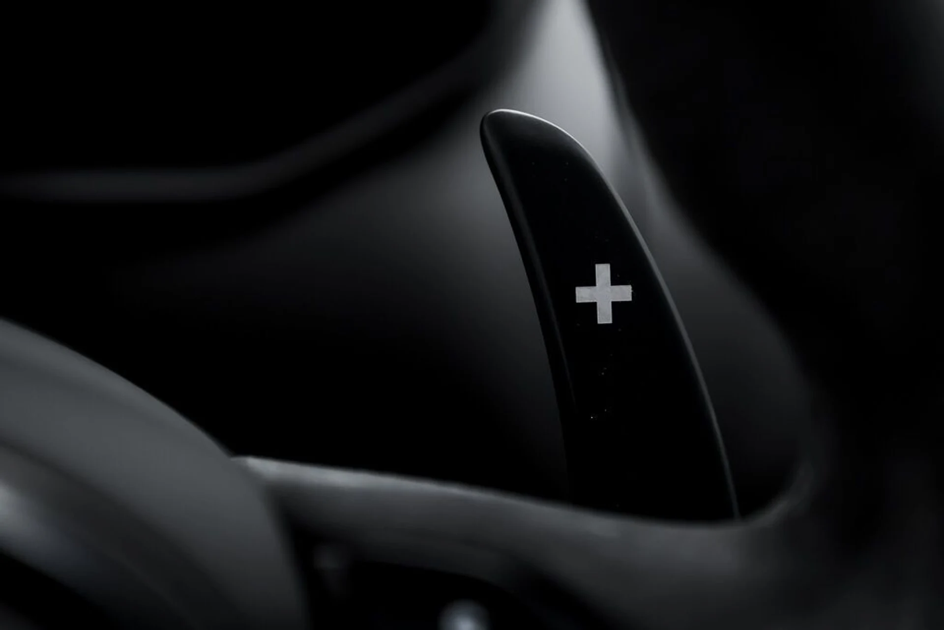 mph027_2400525442_aston_martin_vantage_2023_jpg_v_1773863537_a536ec0072