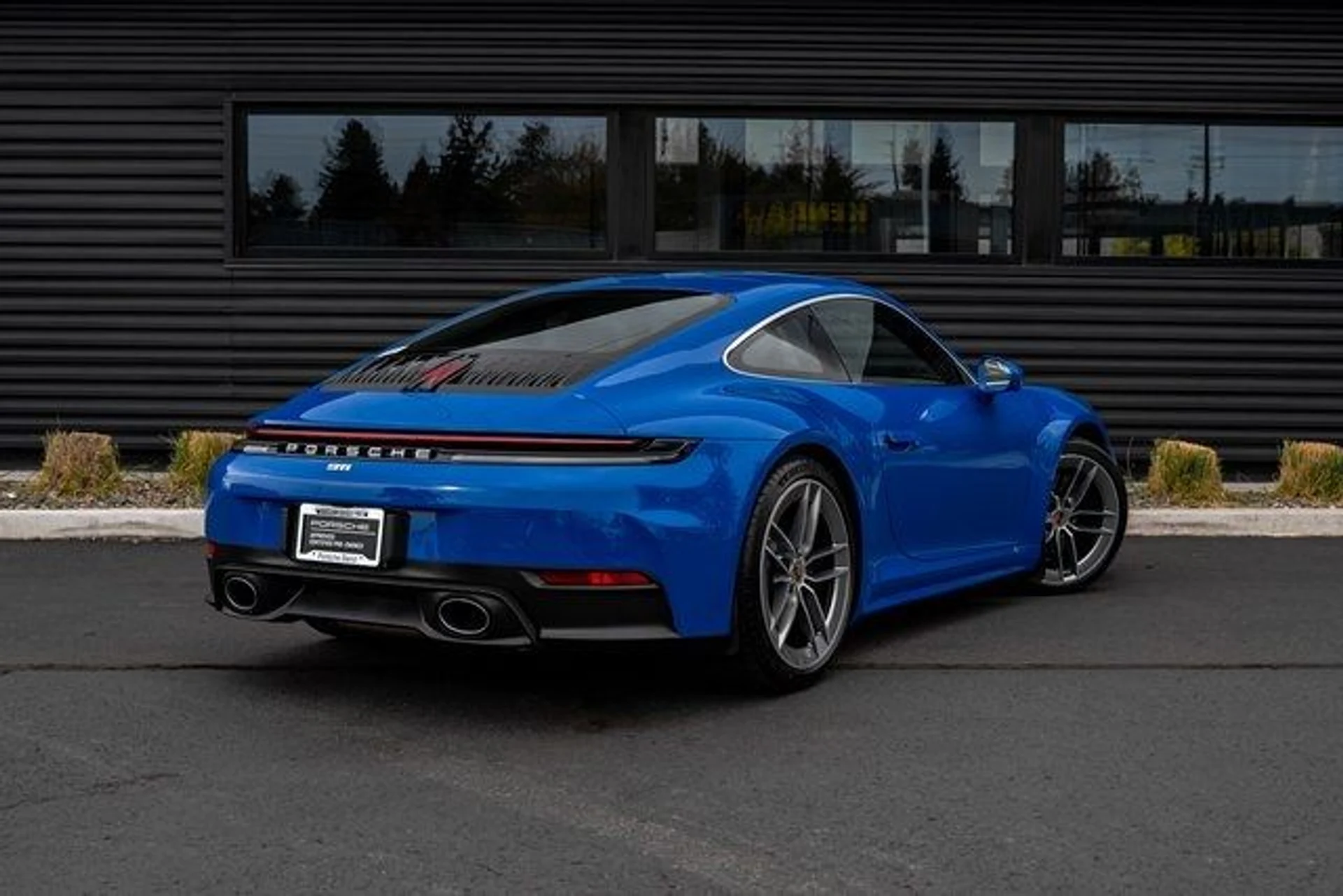 mph027_2402645057_52d5919cc8c4e3e5366e21b41b798af9_378d89074d