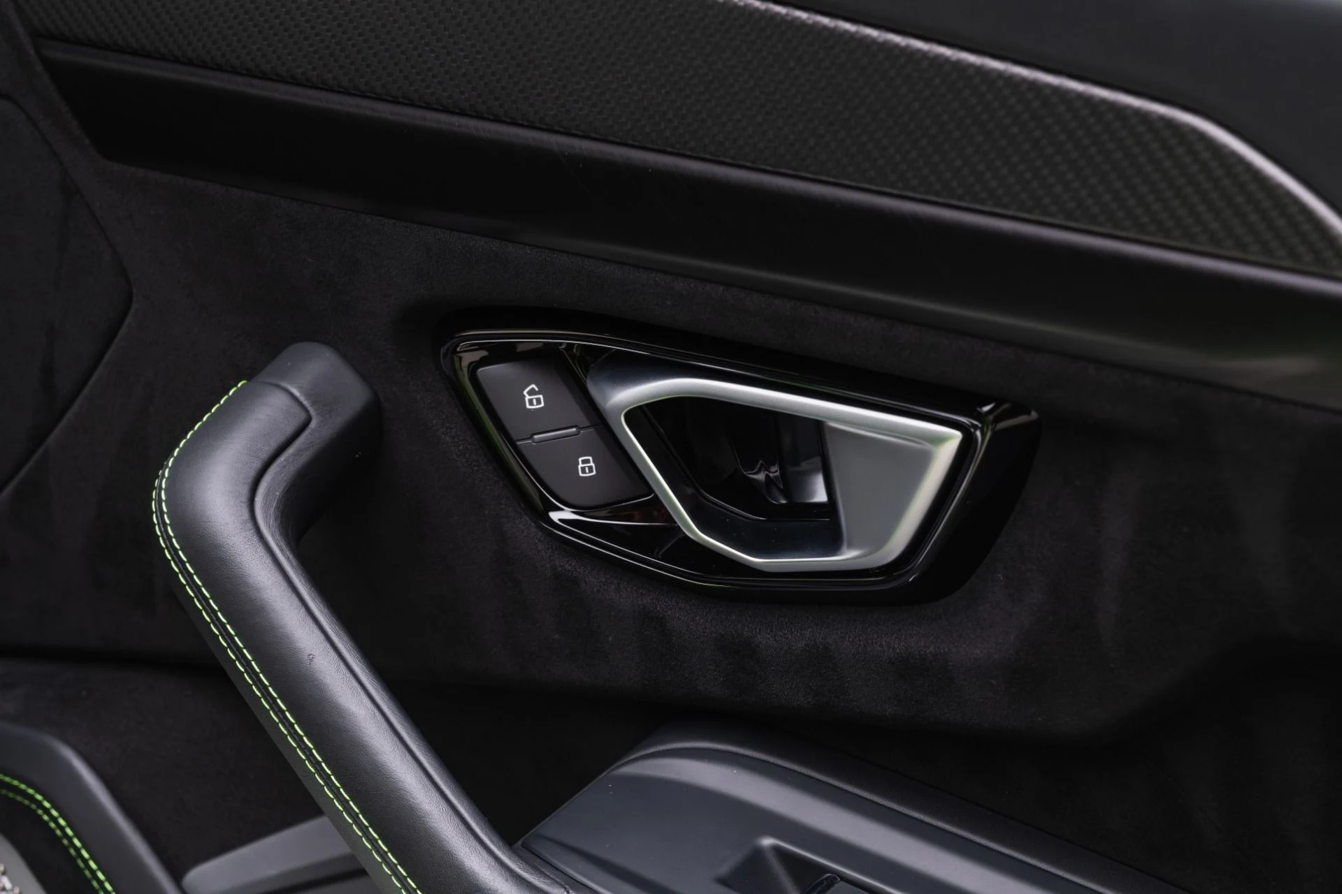 mph027_2410479799_Used_2023_Lamborghini_Urus_Performante_1779121057_b0f96f4e39