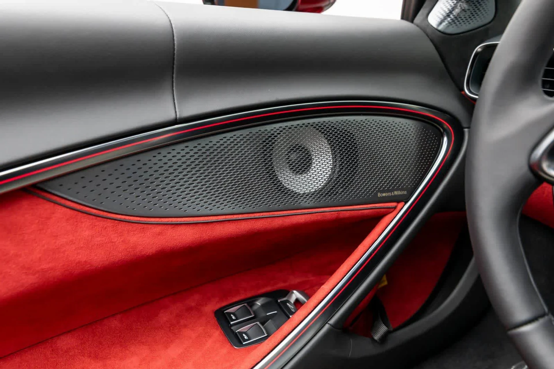 mph027_2417084593_28_08422cb93b