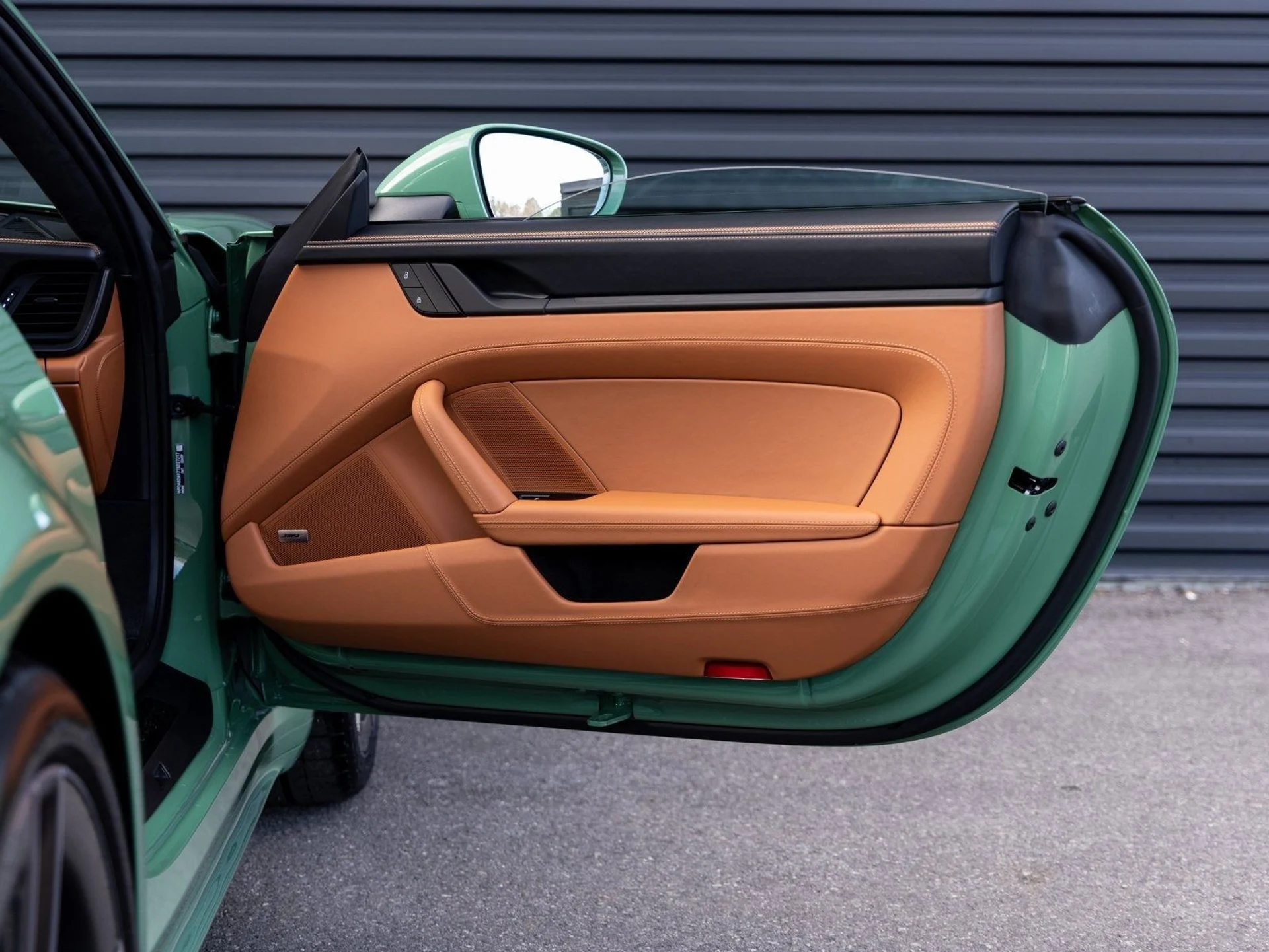 mph027_2421247805_28_0858b244d1