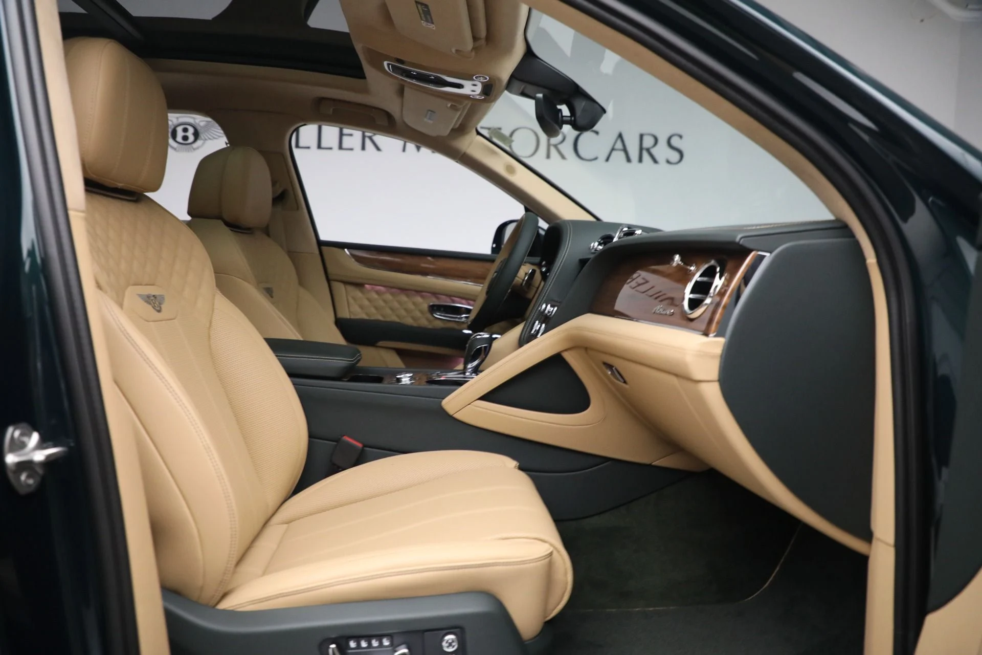 mph027_2423016734_Used_2023_Bentley_Bentayga_Azure_Hybrid_e5e662fb0b
