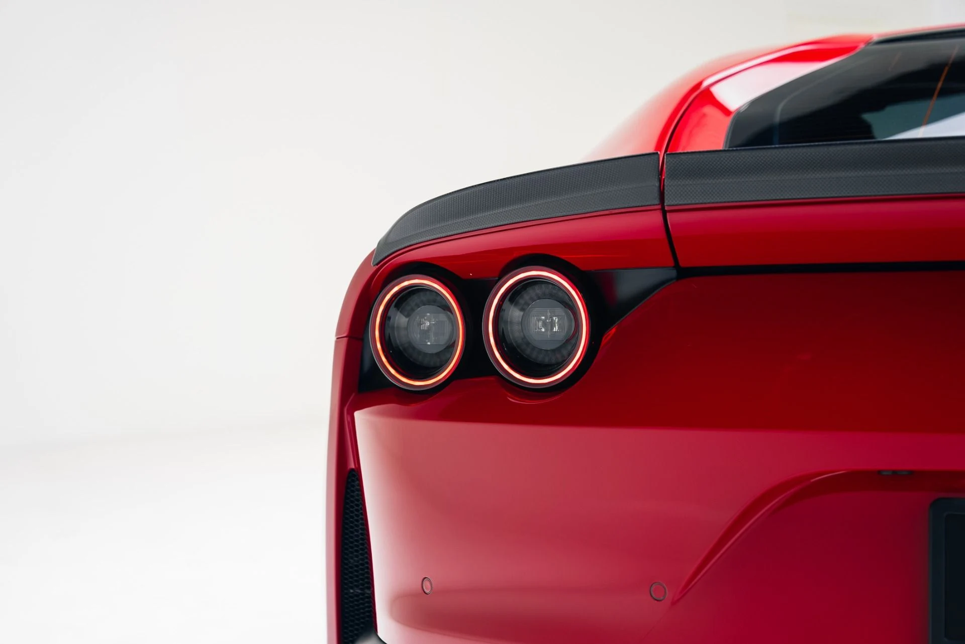 mph027_2426235708_Used_2019_Ferrari_812_Superfast_1766432175_7dffa5d82e