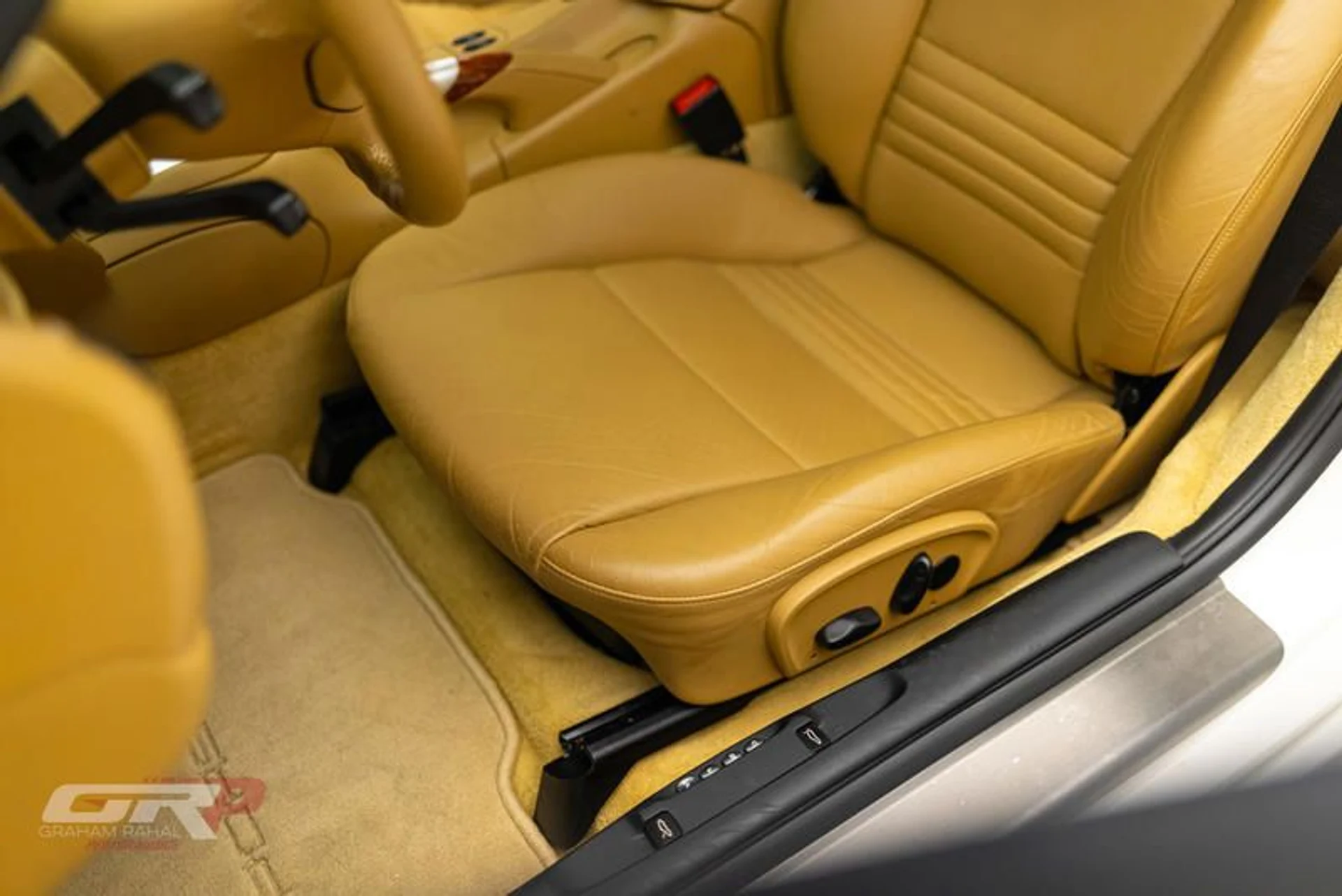 mph027_2429298641_1_E5119_AB_4_E85_459_C_A6_AE_623324_ECC_712_3486192cb5