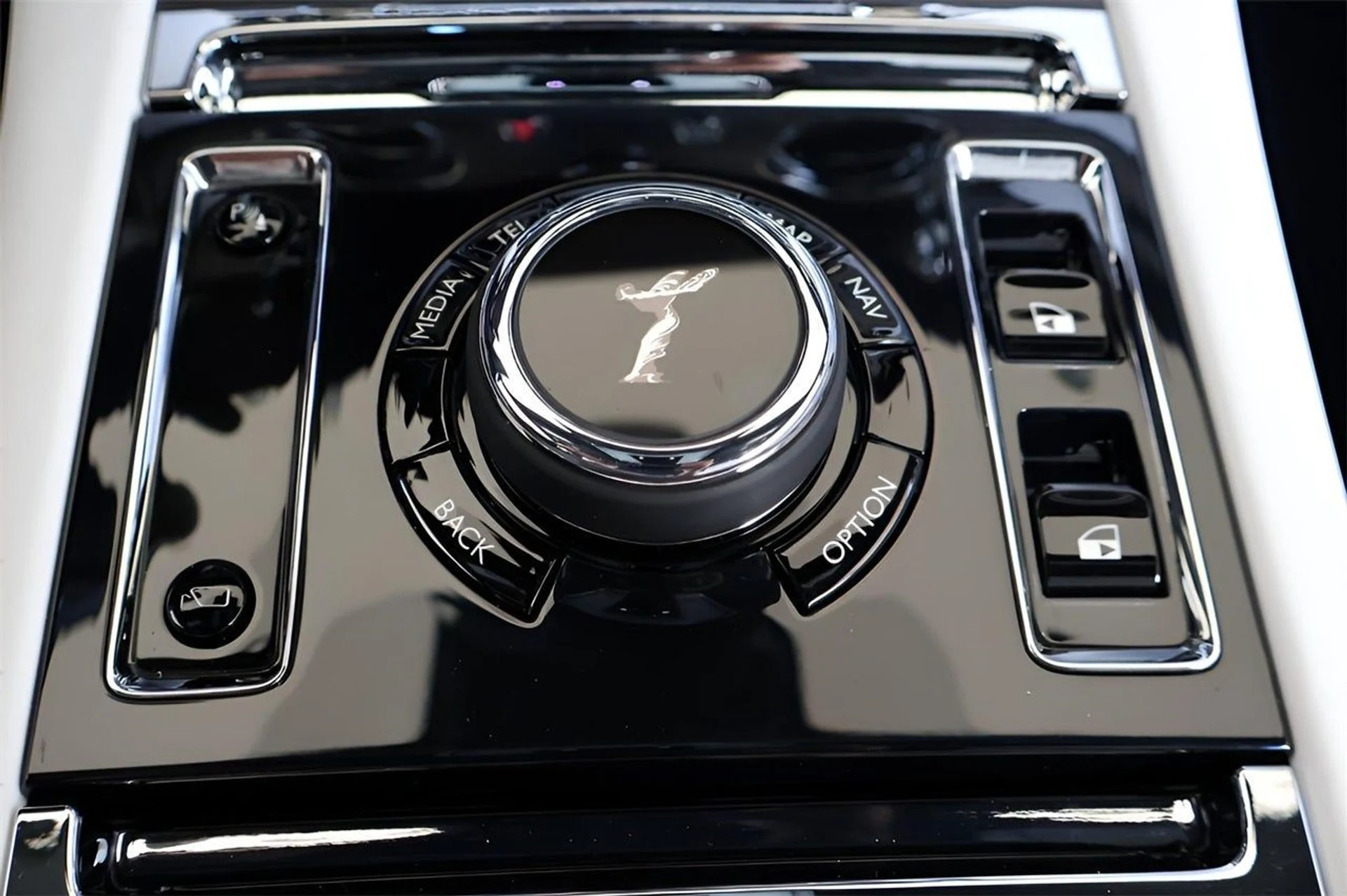 mph027_2429722599_28_acad20a62d