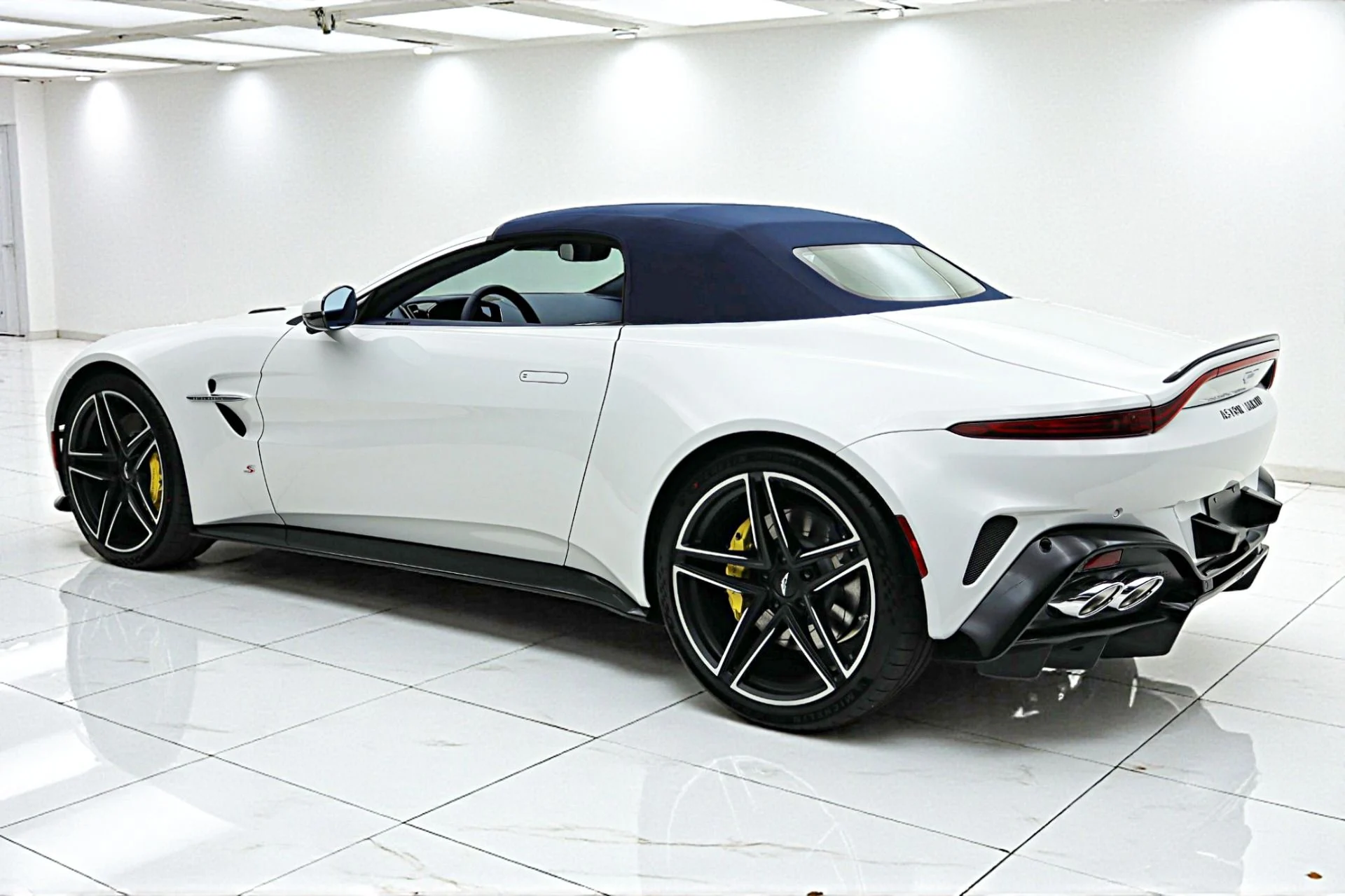 mph027_2433149786_New_2026_Aston_Martin_Vantage_S_09ec9460c6