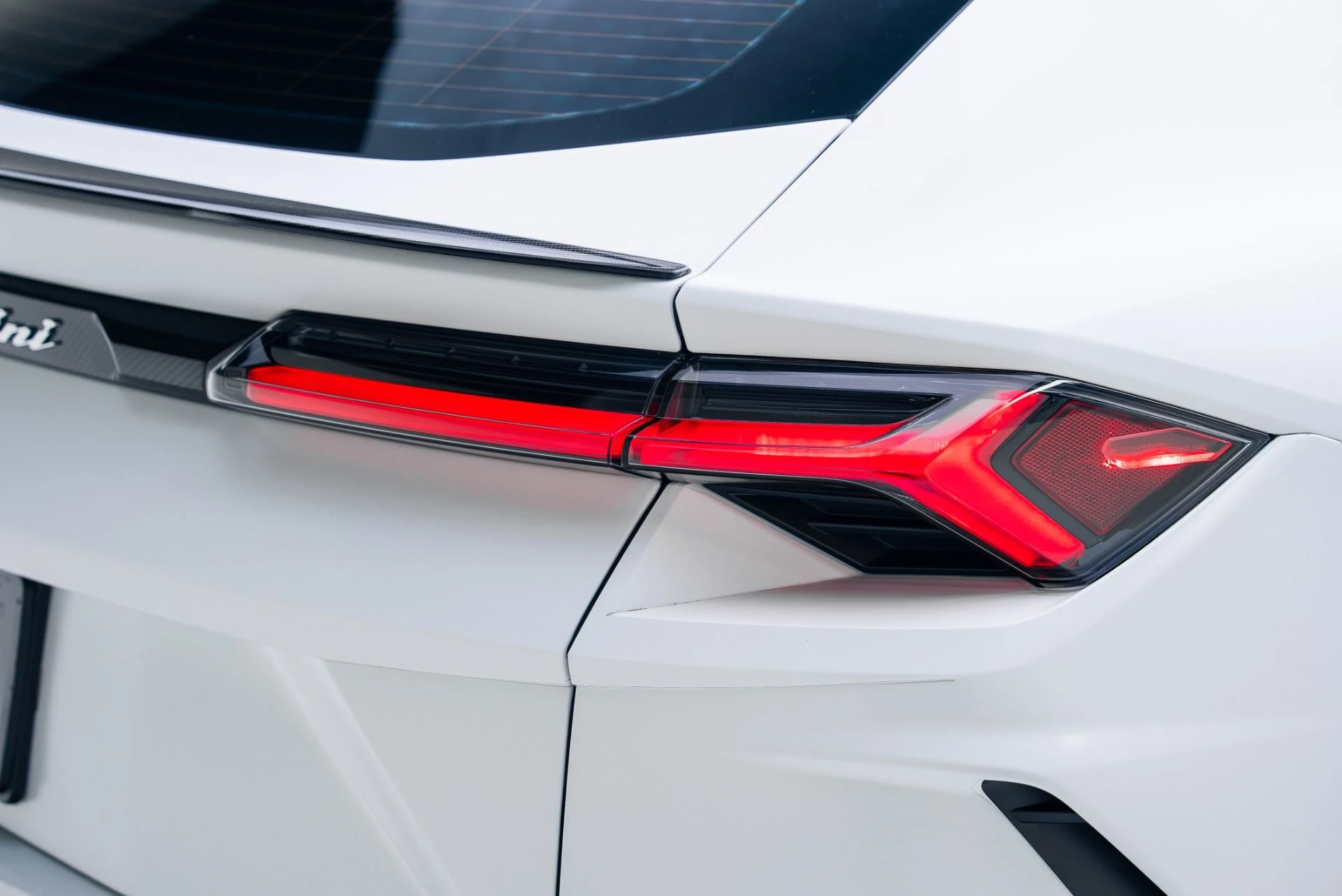 mph027_2435075862_Used_2022_Lamborghini_Urus_1764978399_e59415fc16