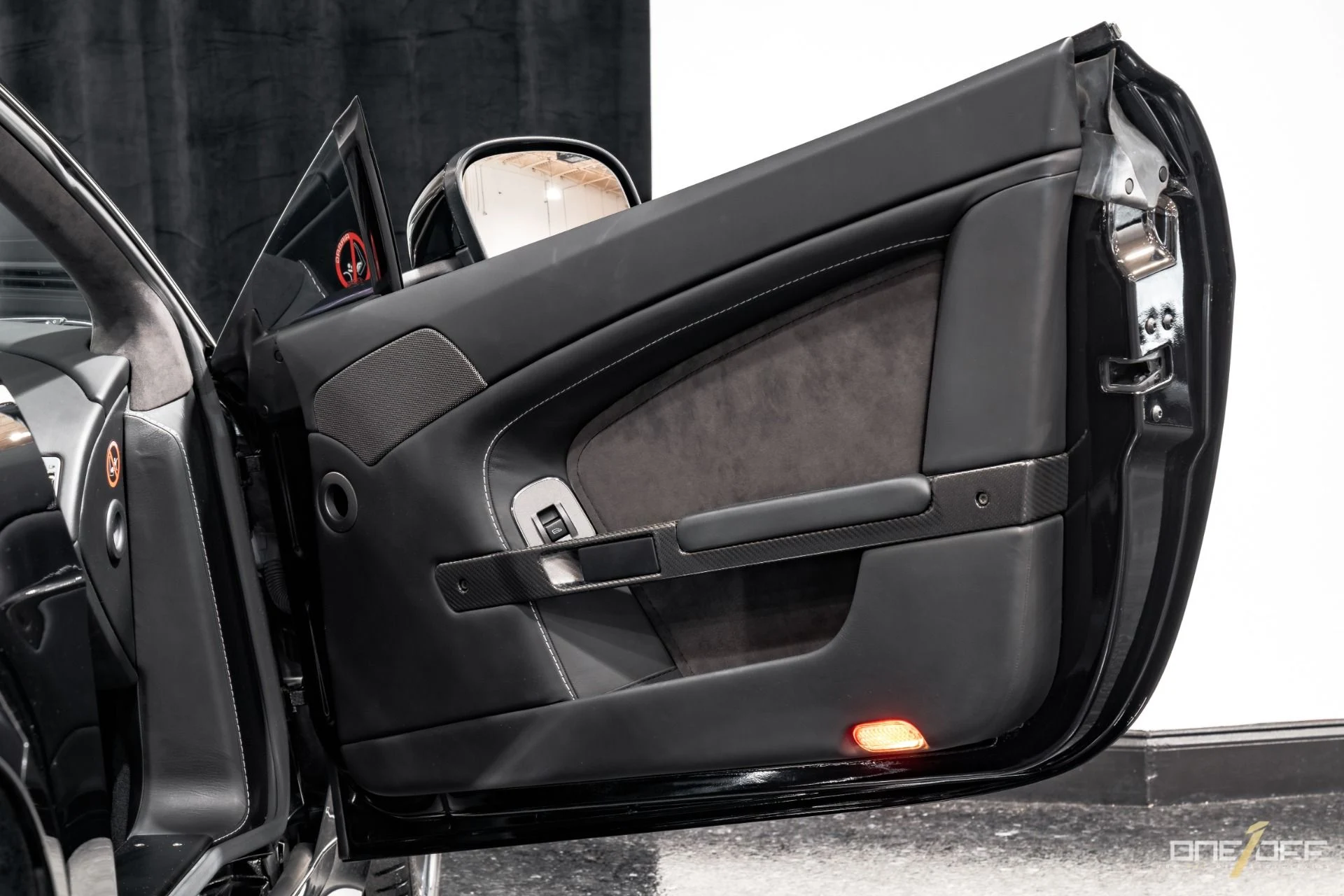 mph027_2436206302_Used_2011_Aston_Martin_V12_Vantage_Carbon_Black_6_Speed_in_Immaculate_Condition_1756349737_4b13f1587c