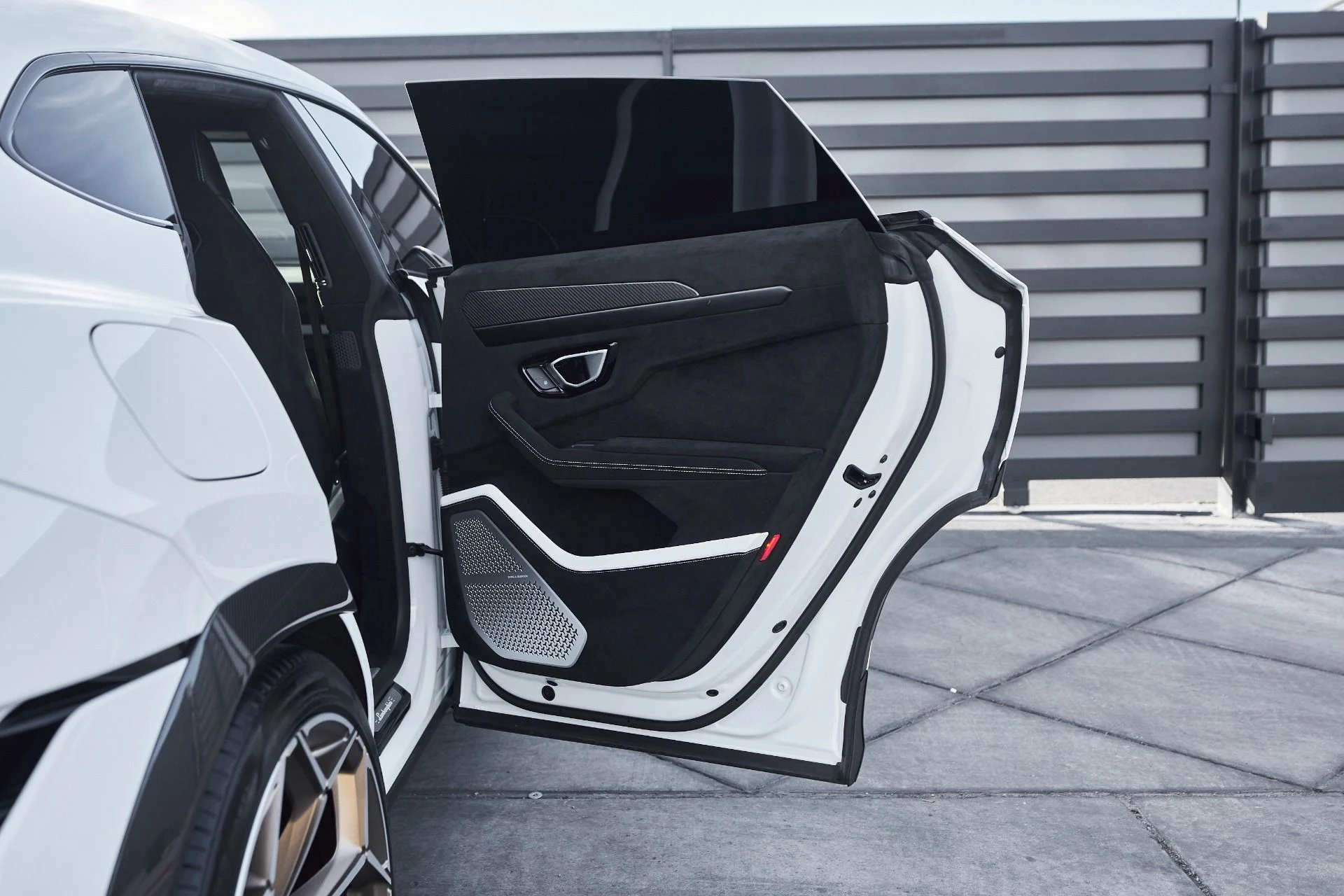 mph027_2440148332_Used_2024_Lamborghini_Urus_Performante_1764730700_9cd8da8ae4