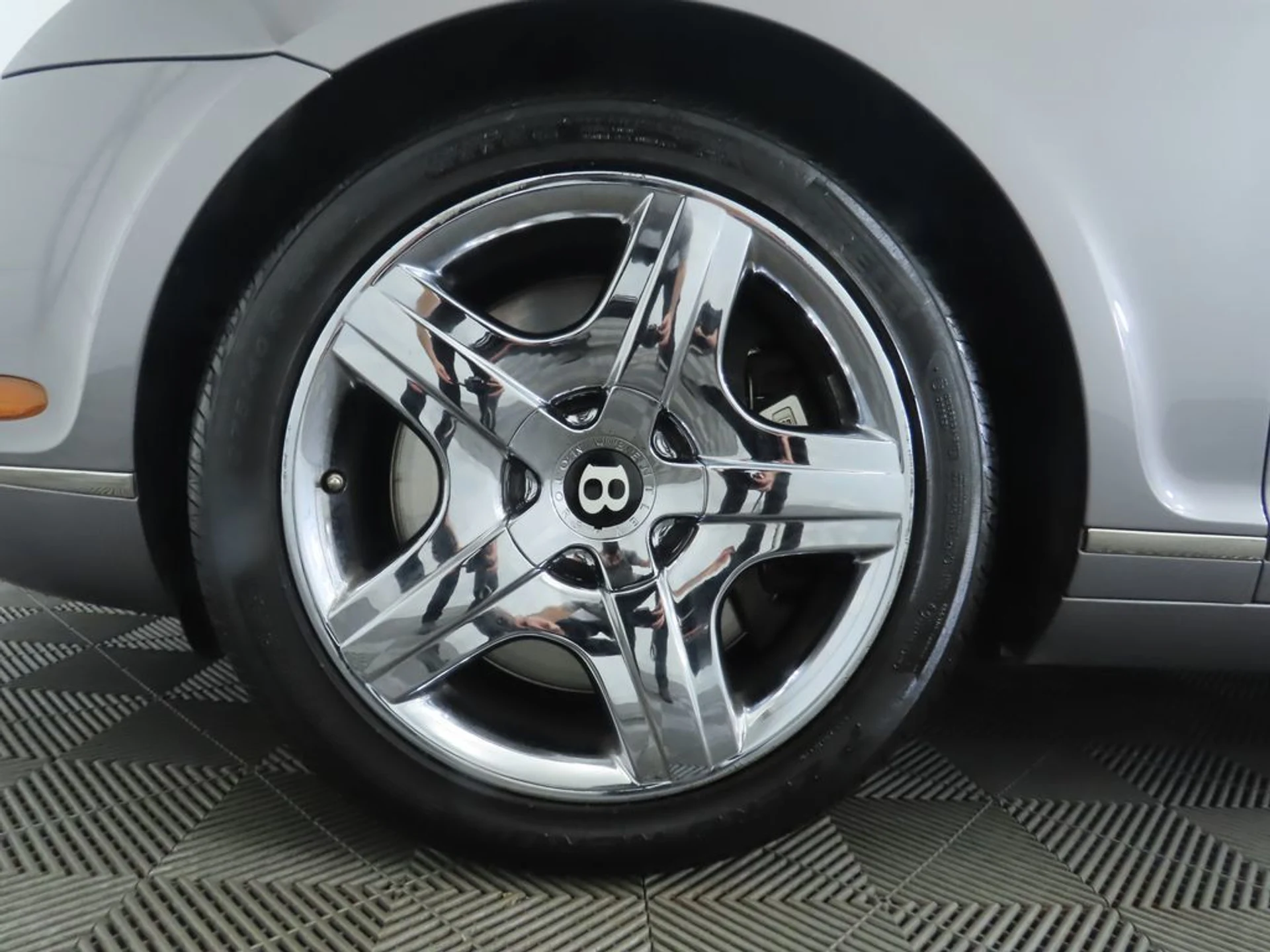 mph027_2442903459_used_2005_bentley_continental_2drcoupegt_8119_22978544_28_1024_27f3b0cec1