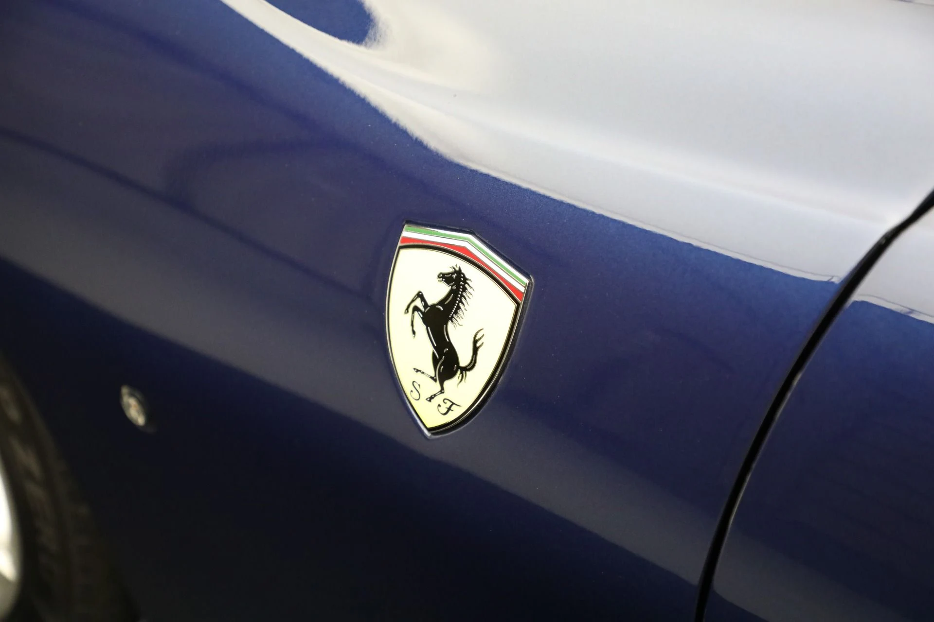 mph027_2445330113_Used_2023_Ferrari_812_GTS_43d5783a66