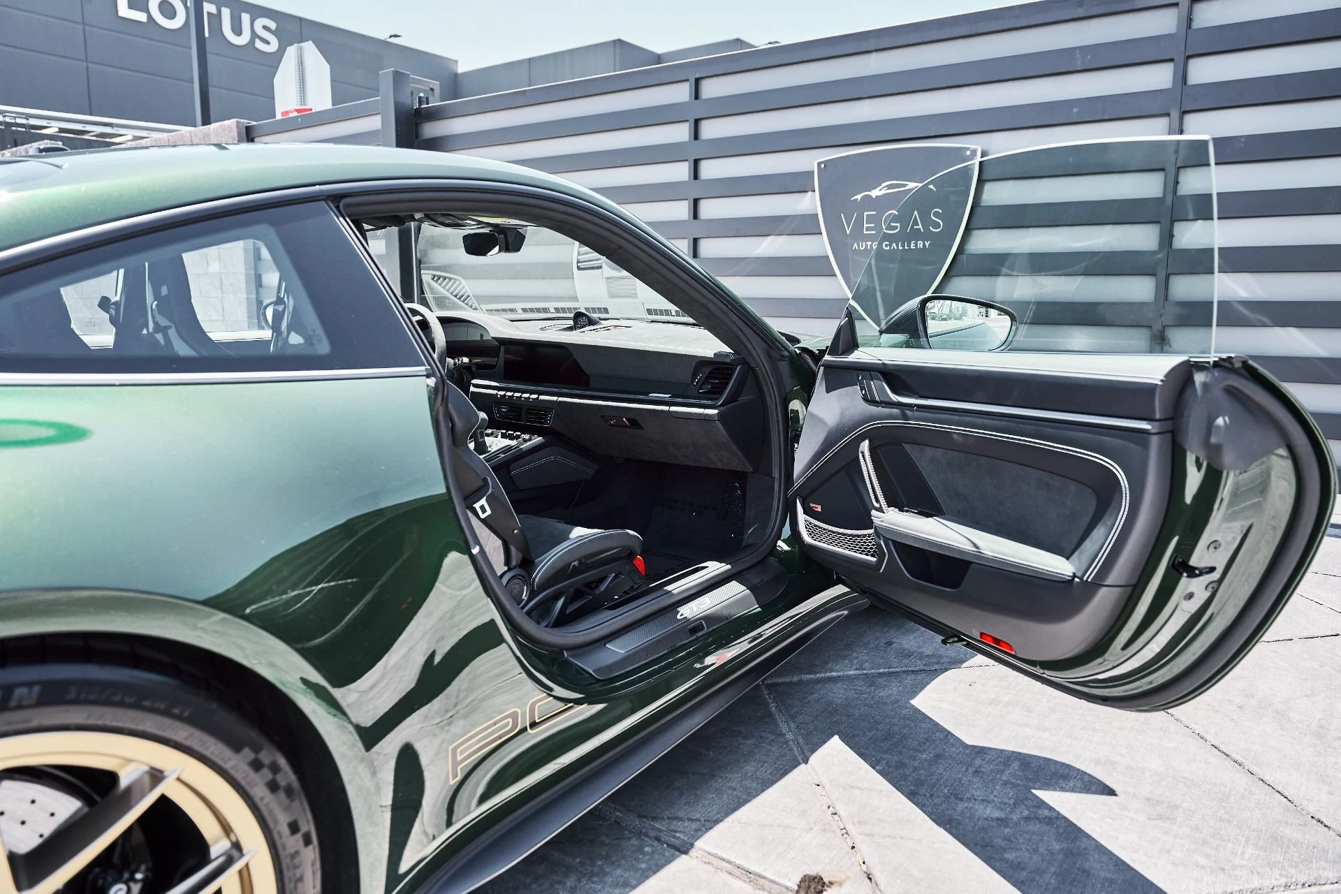 mph027_2449259253_Used_2025_Porsche_911_GT_3_1780363264_f7abdbfae4