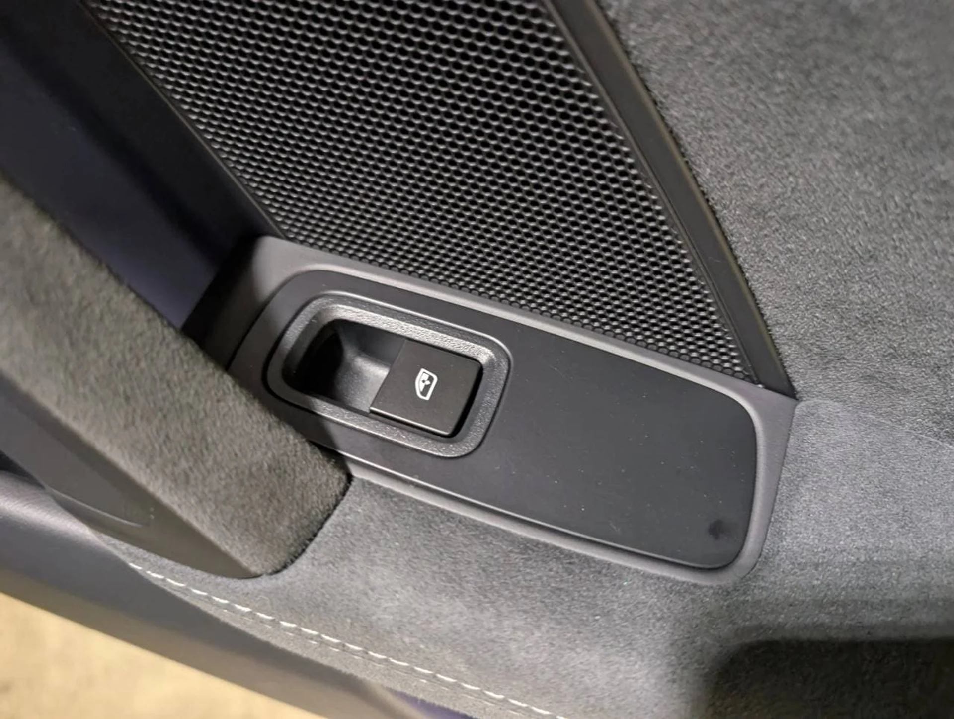 mph027_2451389426_55ccf812eba154dc9f79bb78e511b6e7x_ed7ece6ad7