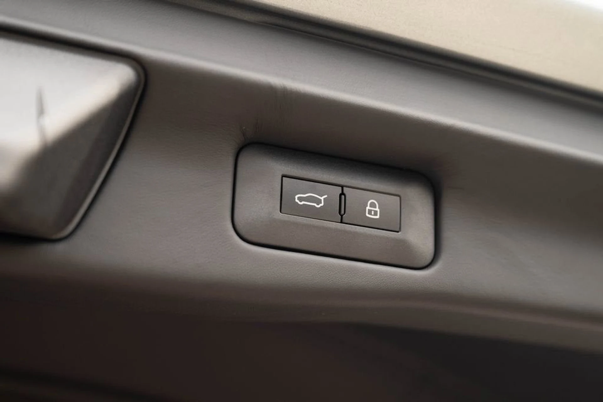 mph027_2454317913_c97d4ce127cc465b9306f326d9c0b8e3_365c6ca526