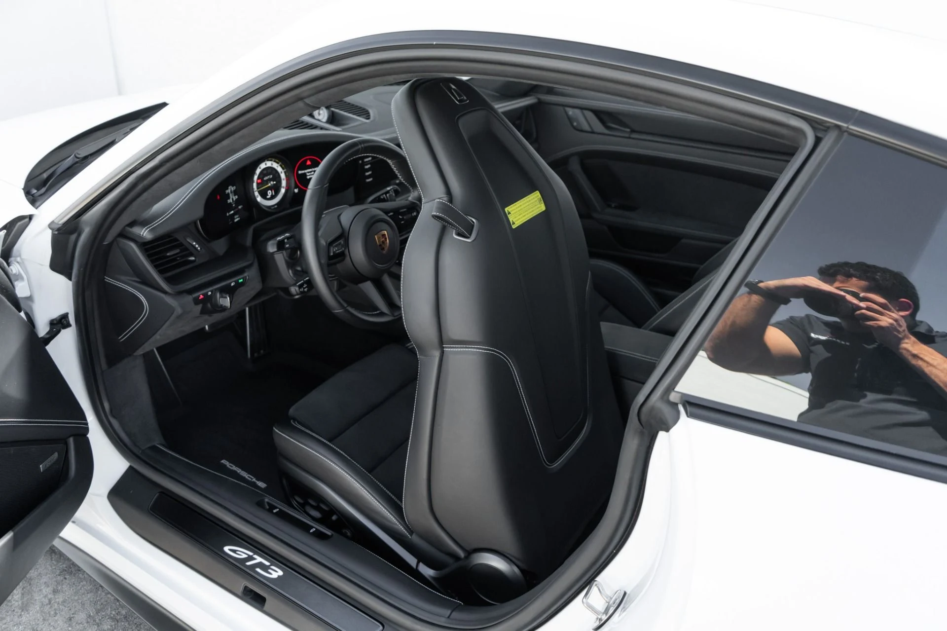 mph027_2457028828_Used_2022_Porsche_911_GT_3_1787176575_138a33e73e