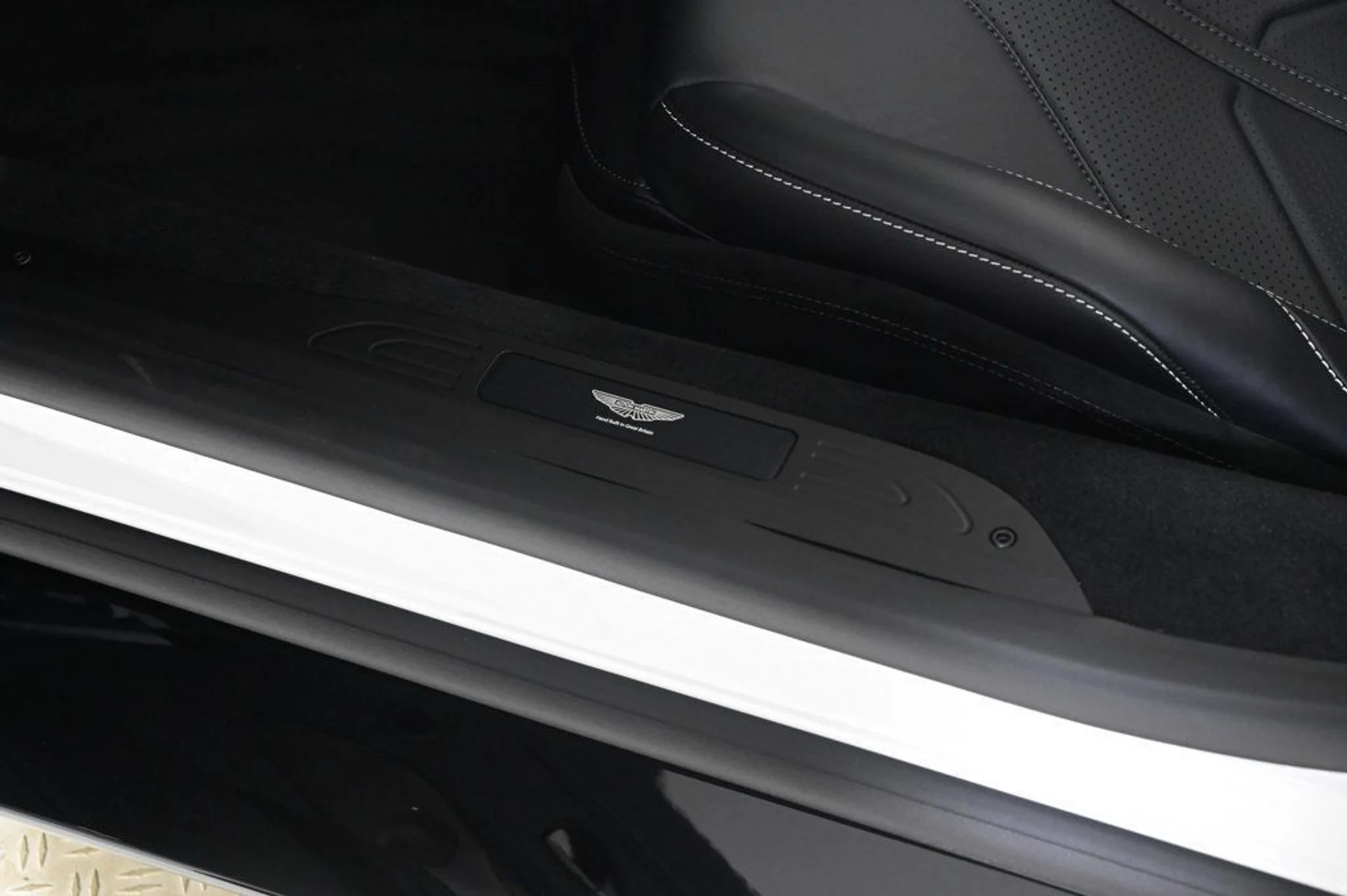 mph027_2459576470_new_2026_aston_martin_vantage_roadster_11350_22950965_27_1024_5778af1723