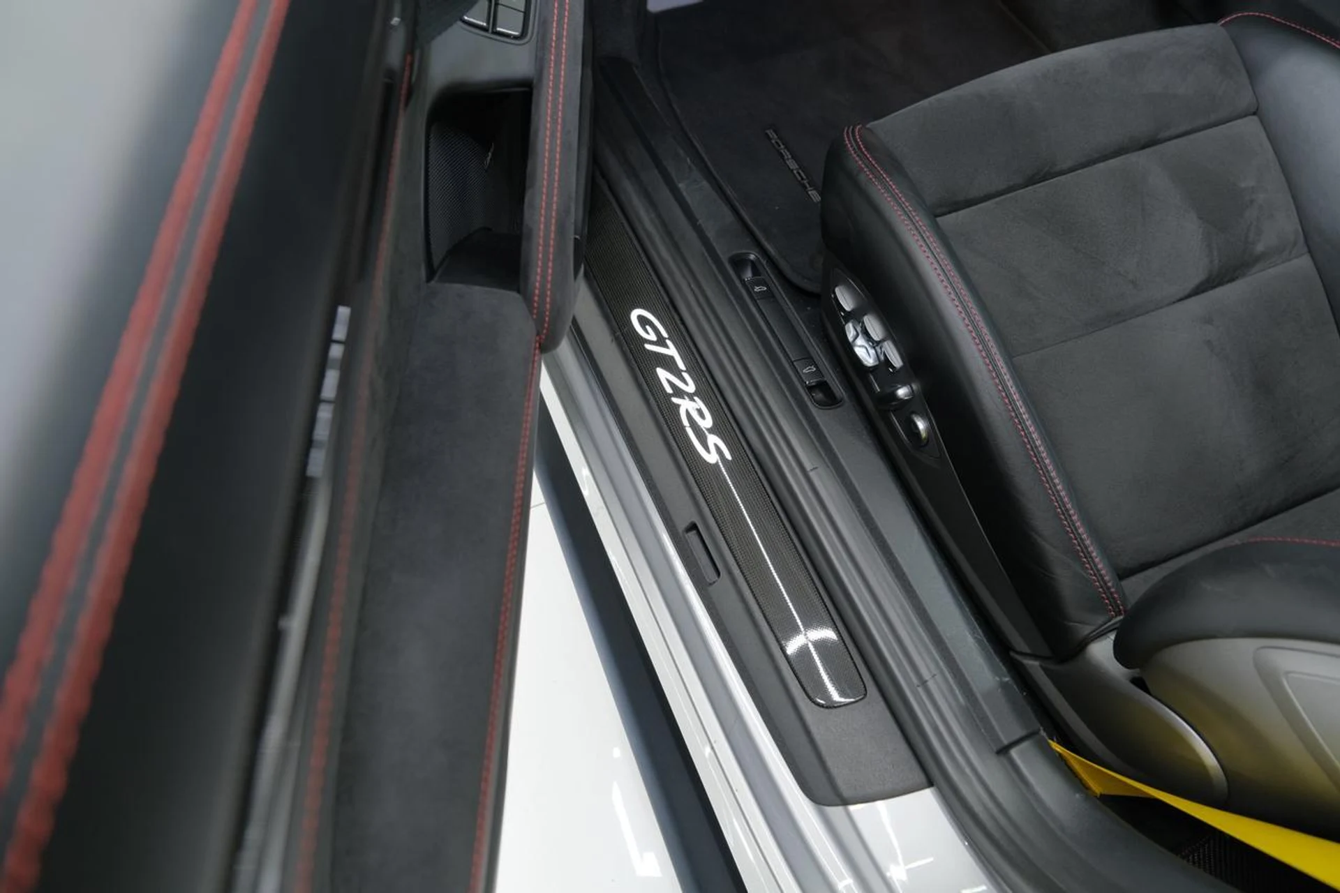 mph027_2459743247_171dfe7e4e10666a23da380b3cd7a8be_ca2ca277d9