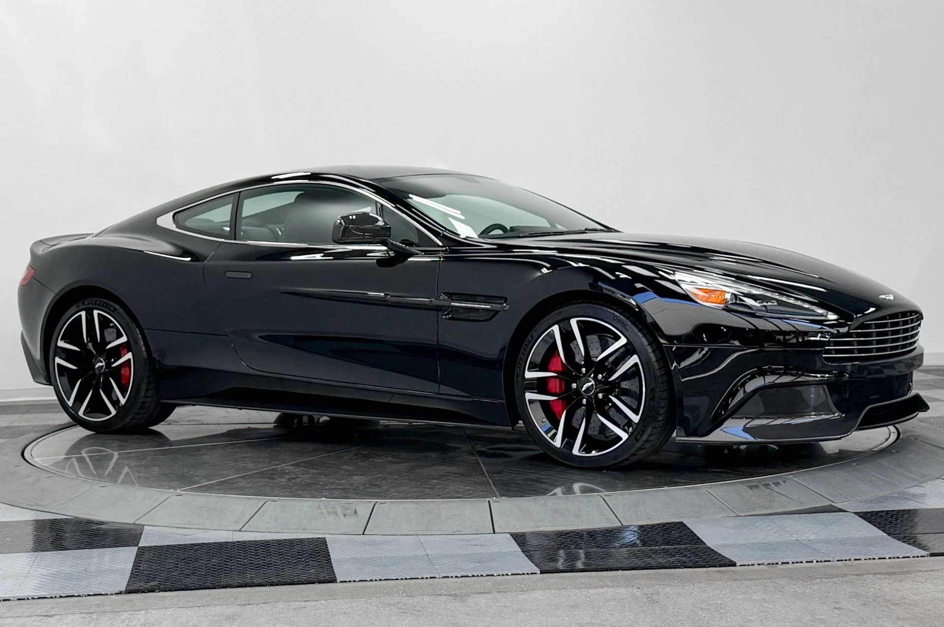 mph027_2459769338_Used_2016_Aston_Martin_Vanquish_V12_Power_Low_Miles_Hourglass_Quilting_1784928754_2ccb65b1f5