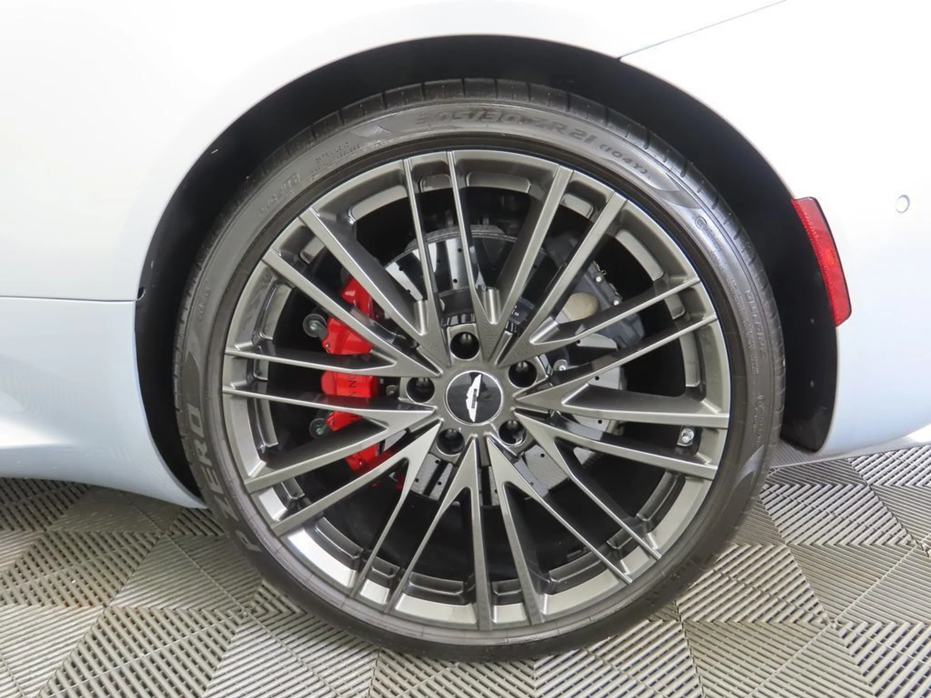 mph027_2468888078_used_2023_aston_martin_dbs_coupe_8119_22958468_28_1024_ef72ad6503