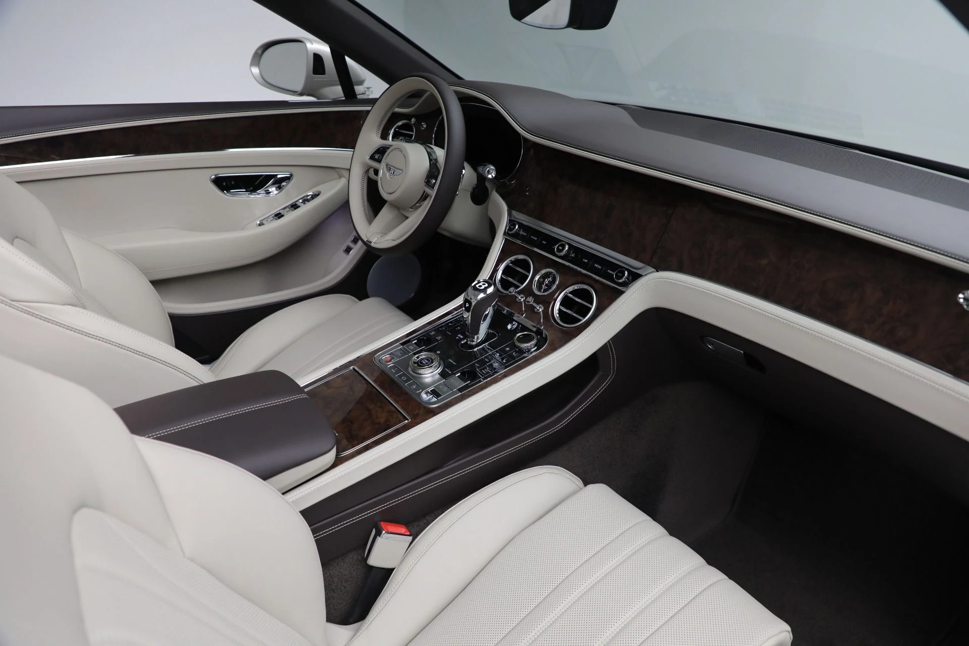 mph027_2470100423_New_2026_Bentley_Continental_GTC_6746d27962