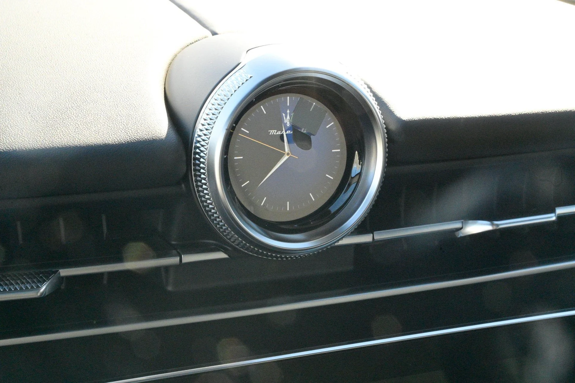 mph027_2471882589_bd797a7e54aa4e3ebf90e45f6c009a5f_41b665164d