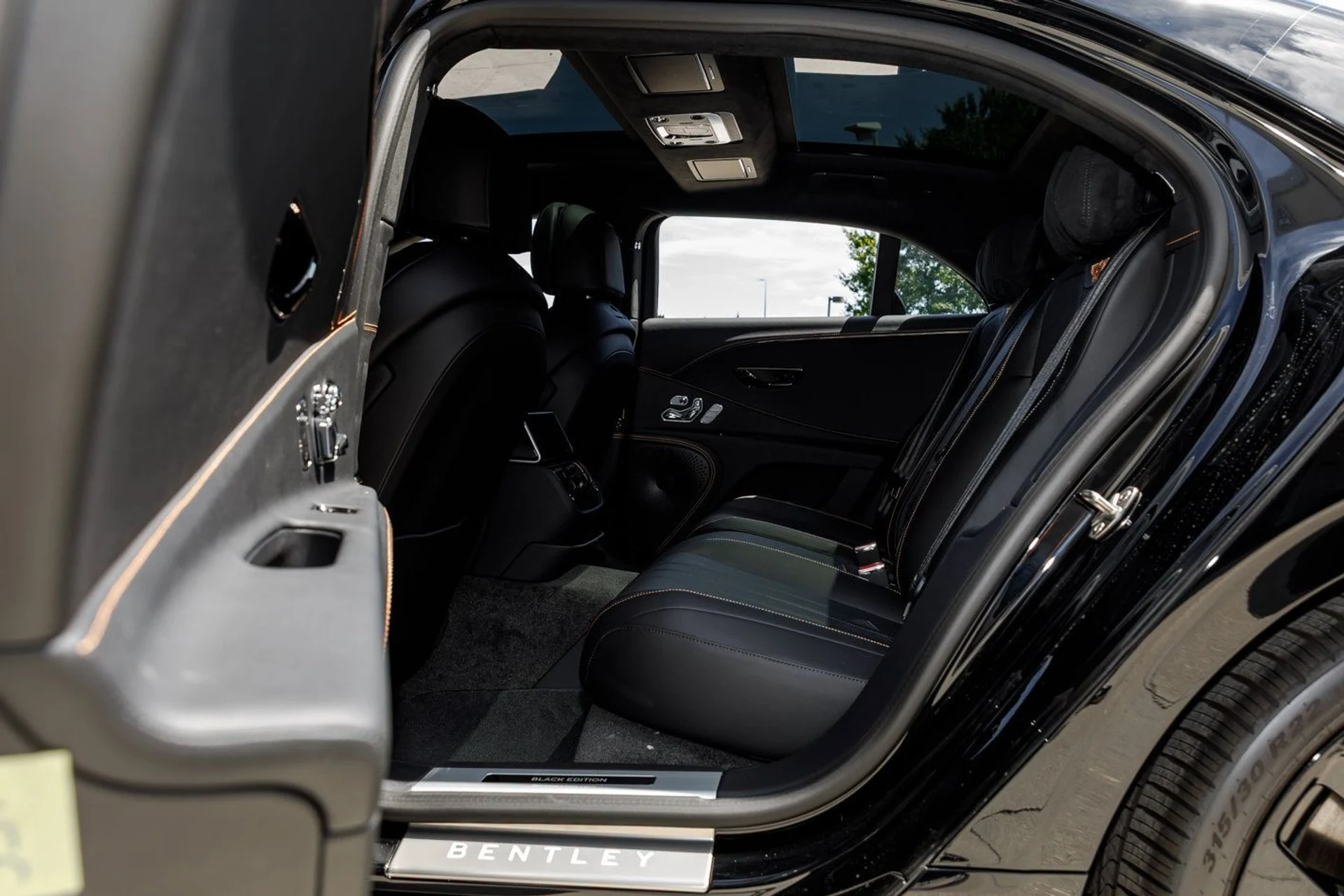 mph027_2472294058_2fc19f6d8a50afdcbc61f869fdef646dx_4f9200e04e