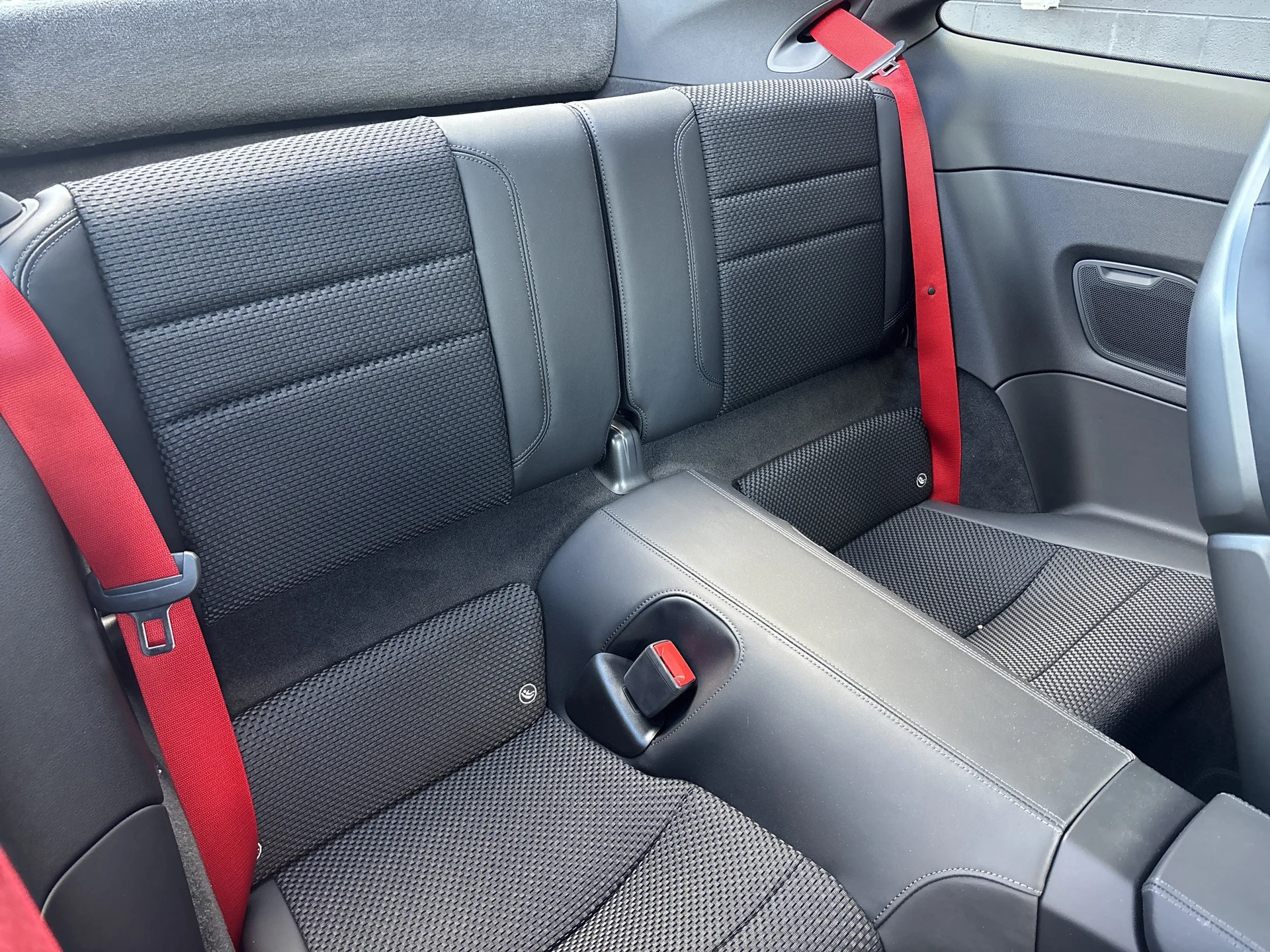 mph027_2483878927_868773a8656f47f589feb2004f72d188_e2ee40b568