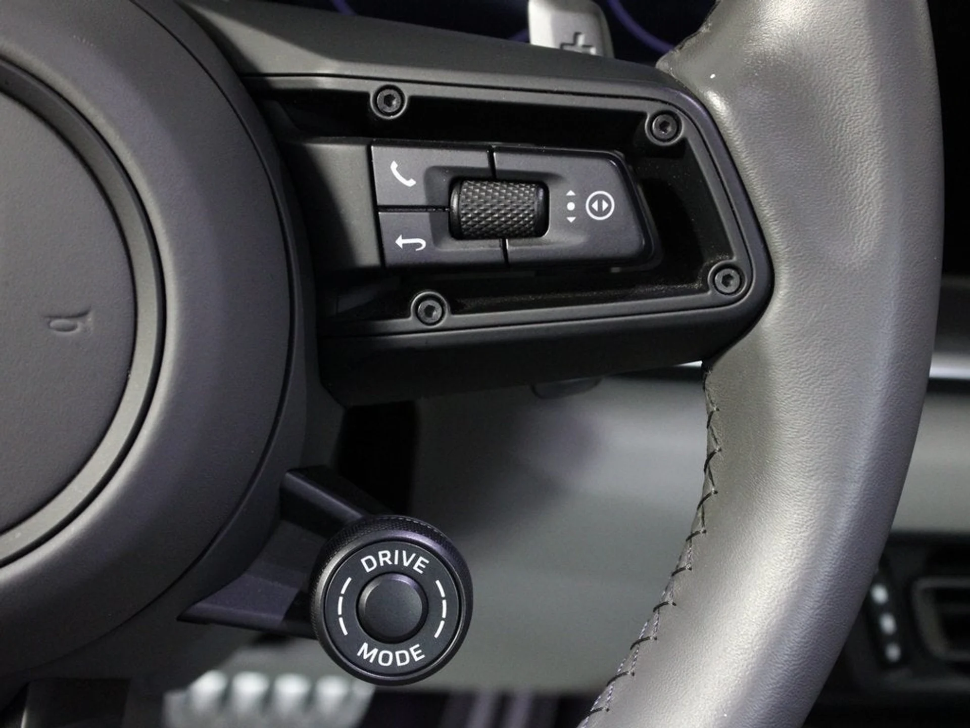 mph027_2489130677_28_77fdb59fae