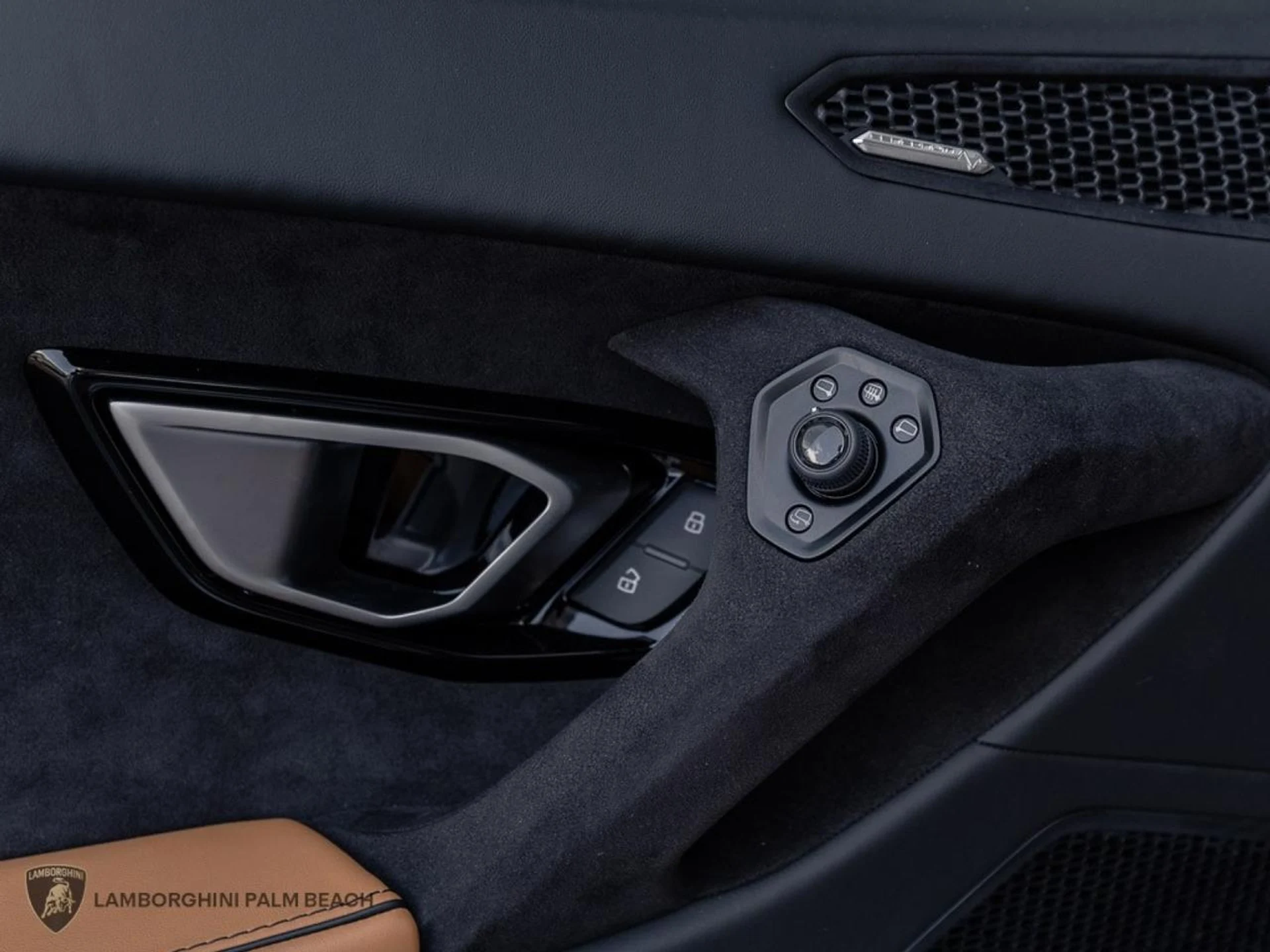 mph027_248970454_32ba42e45ff0cc77857e4e90195d7c00_2645dd5381