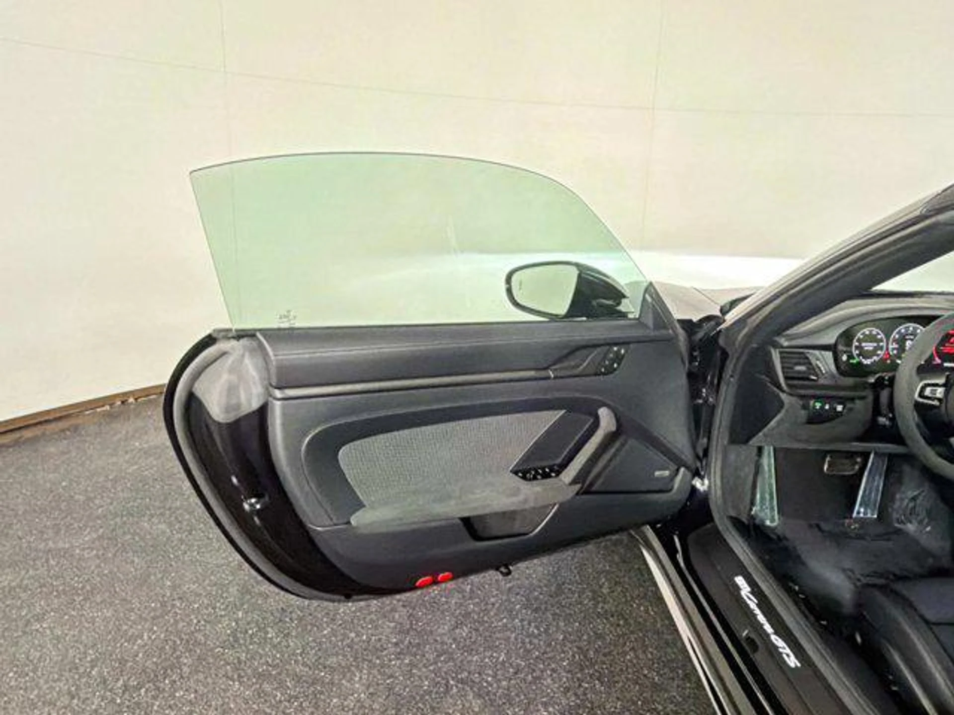 mph027_2495982570_Frl9_YW_4_Lo_Ps_U99_Ao_BM_8_Crp_F_Dvg_6b0fe951a2