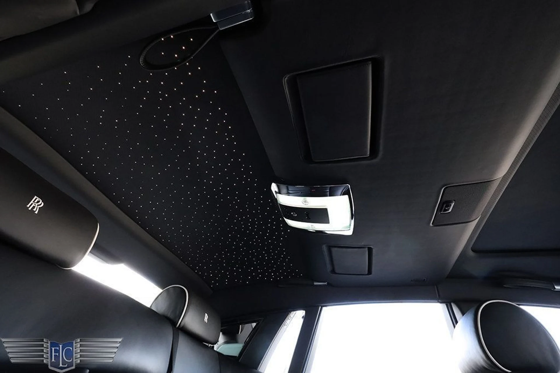 mph027_2498283346_used_2016_rolls_royce_phantom_4drsedan_6305_22959100_28_1024_456244add8