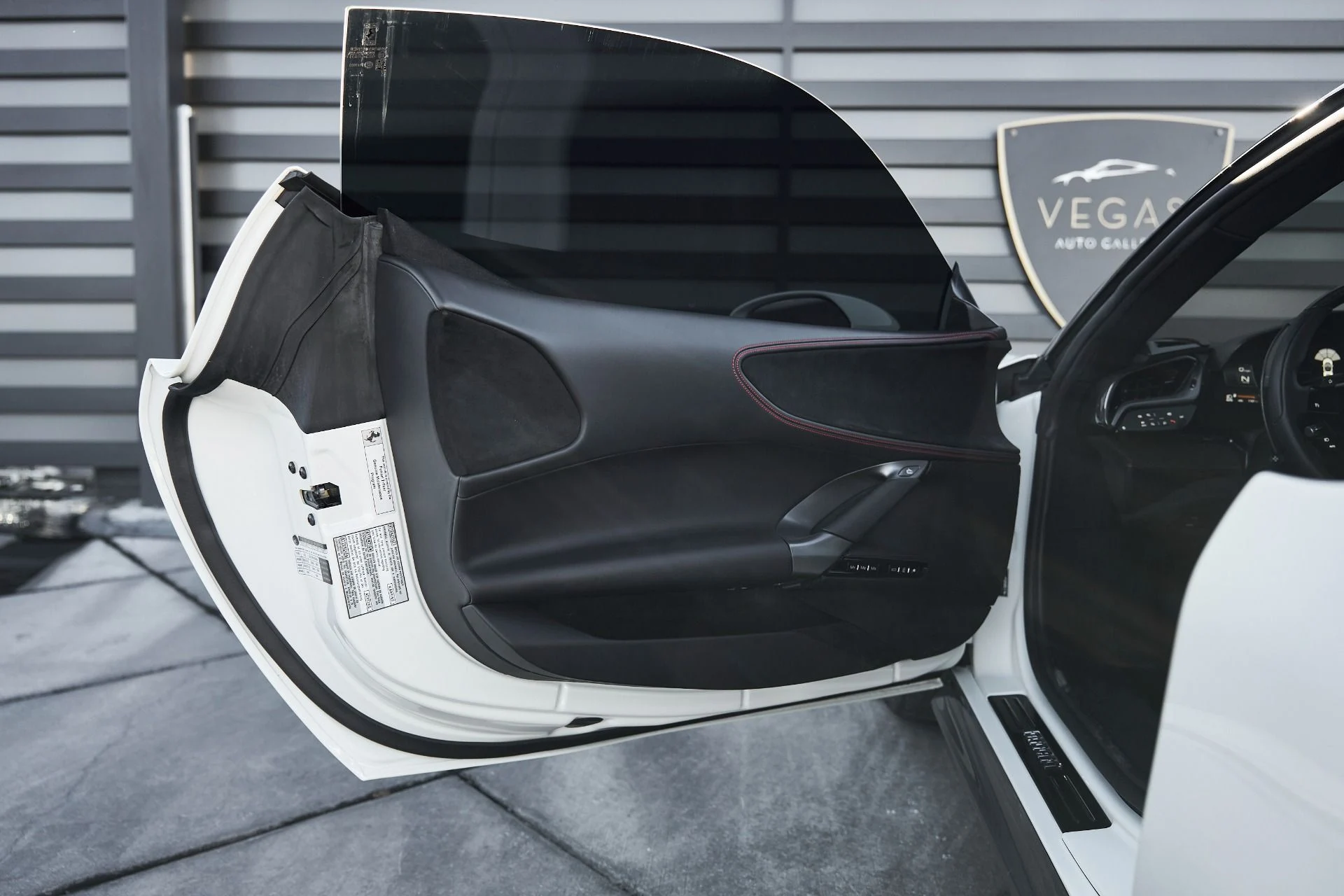 mph027_2498739061_Used_2023_Ferrari_SF_90_Stradale_Base_1762650958_c6ee01041f