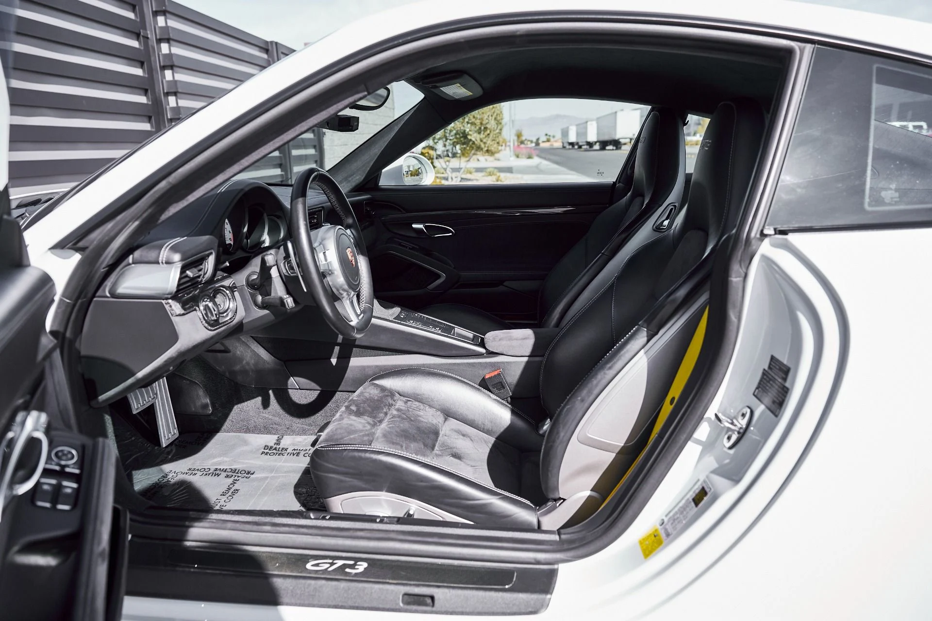 mph027_2498899125_Used_2015_Porsche_911_GT_3_1771890203_9dcb3227a1