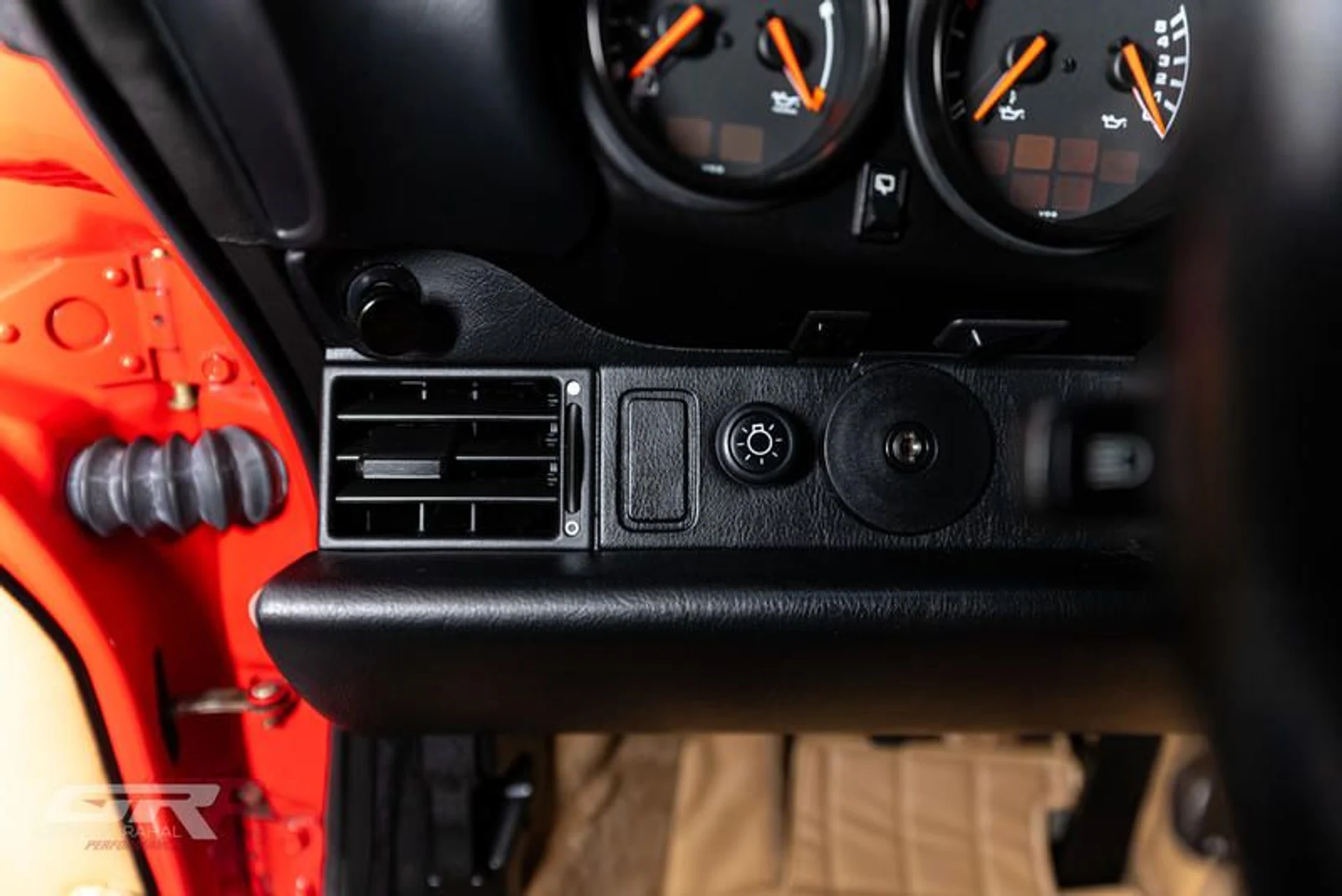 mph027_2500073144_A5_E4_F998_A5_DA_446_B_83_E8_01455_B32979_F_8289cc1cbf