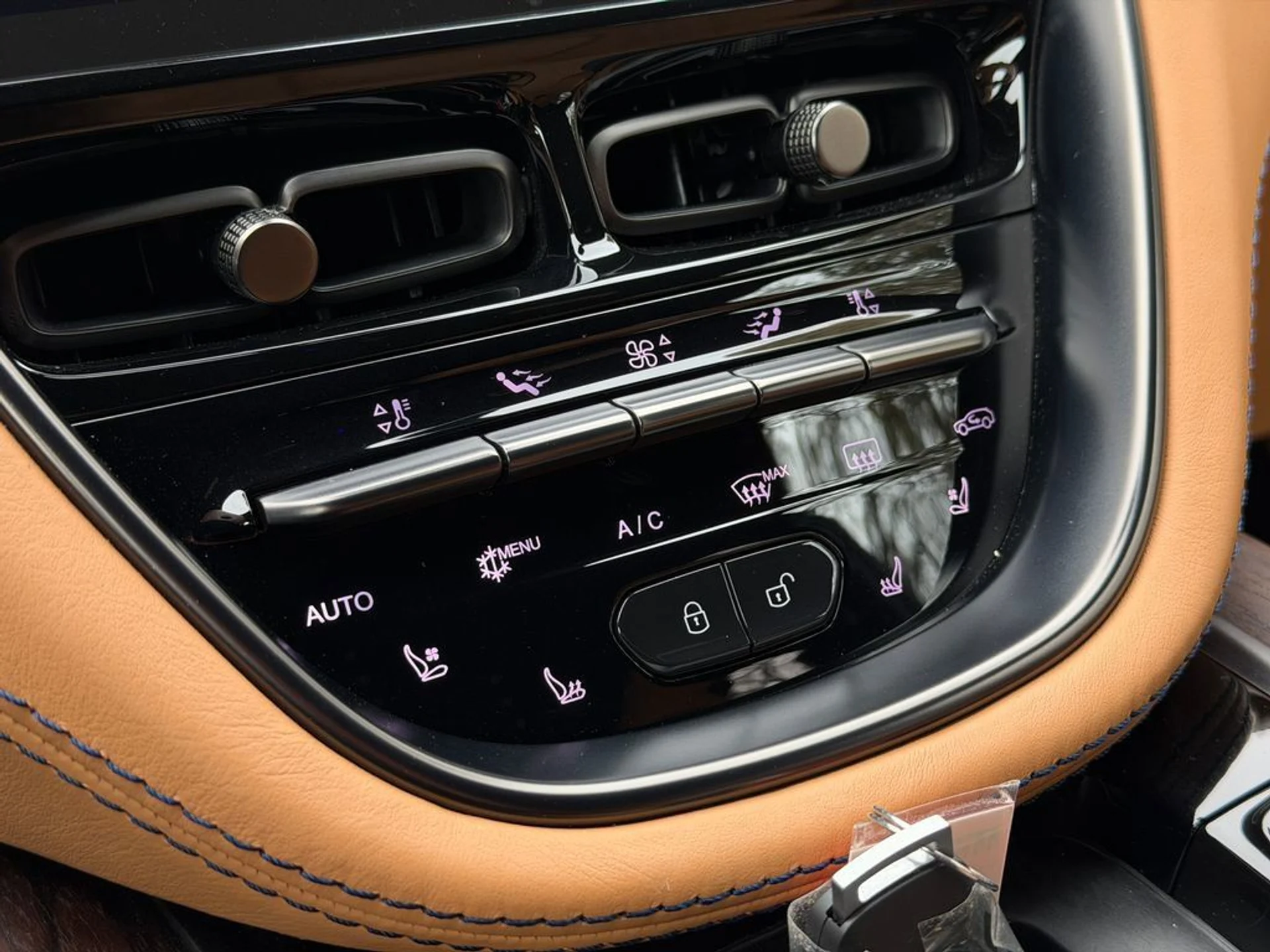 mph027_2502164615_f812800700a4466e922a9da6c2ce860c_703118559f