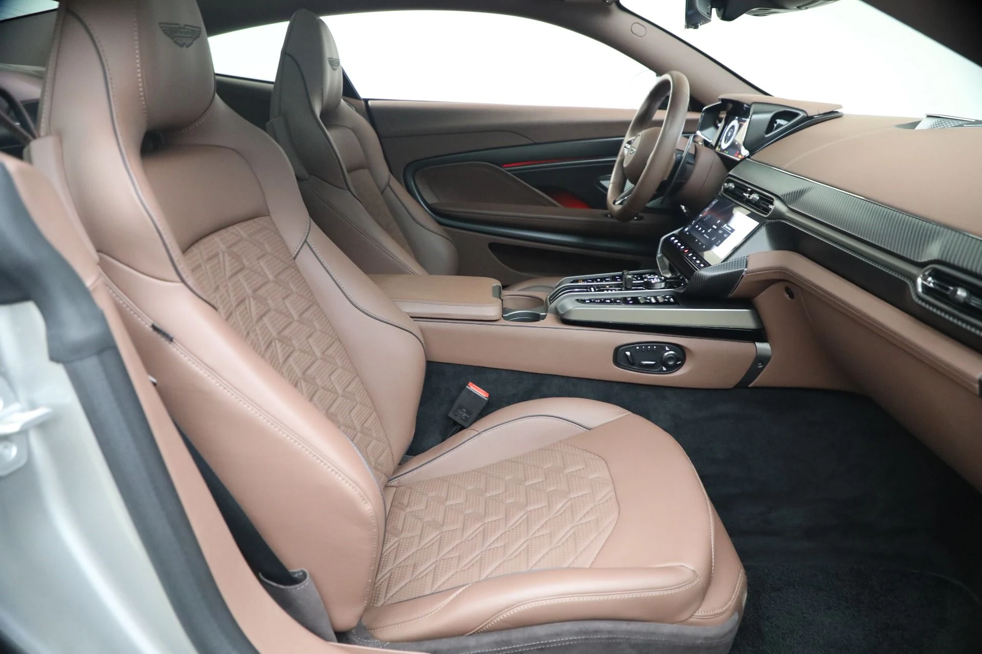 mph027_2504006976_Used_2025_Aston_Martin_Vanquish_1791232652_aa3aa0d12d