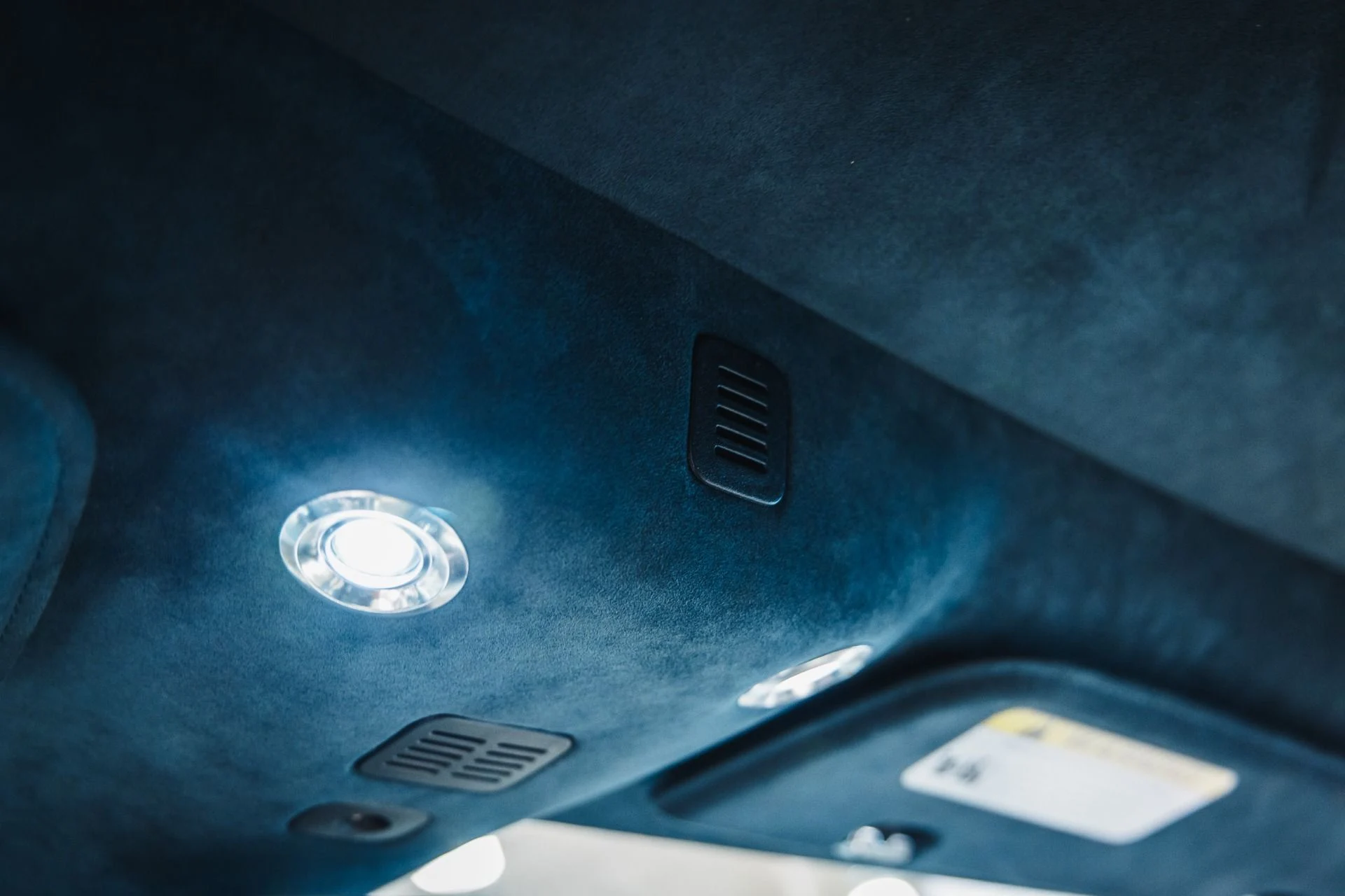 mph027_2505288021_Used_2019_Aston_Martin_DBS_Superleggera_370000_MSRP_CARBON_ROOF_1775436975_da8d49653d