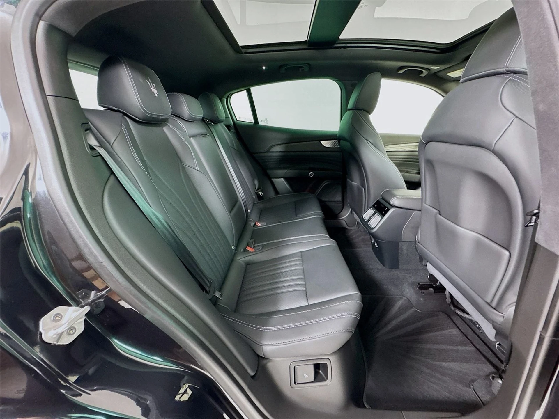 mph027_2514756452_41e3561fa4533df61c36e6e7d9657fe9x_30c0a8960a