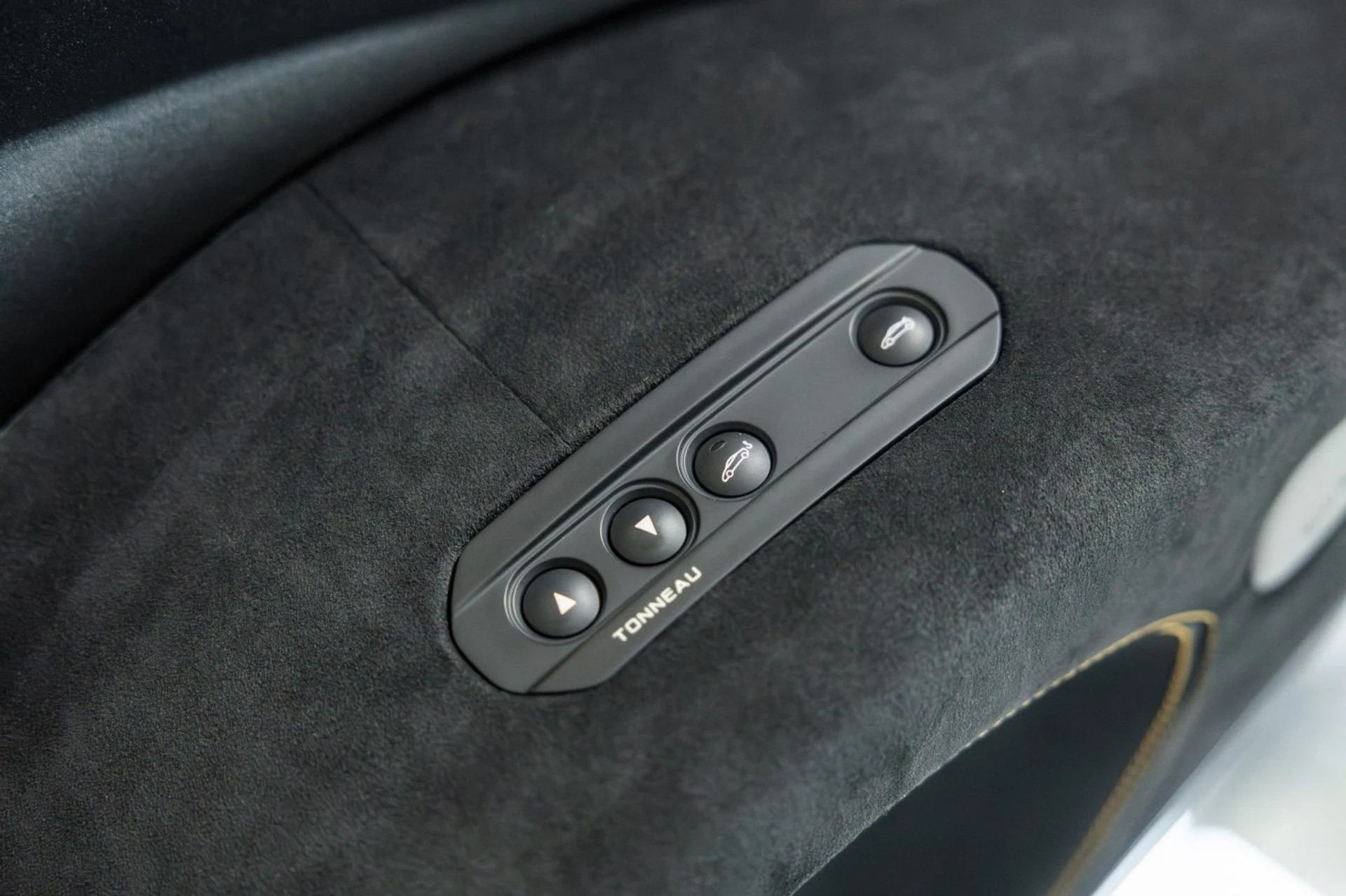 mph027_252223572_c_A_8ee4f27b35