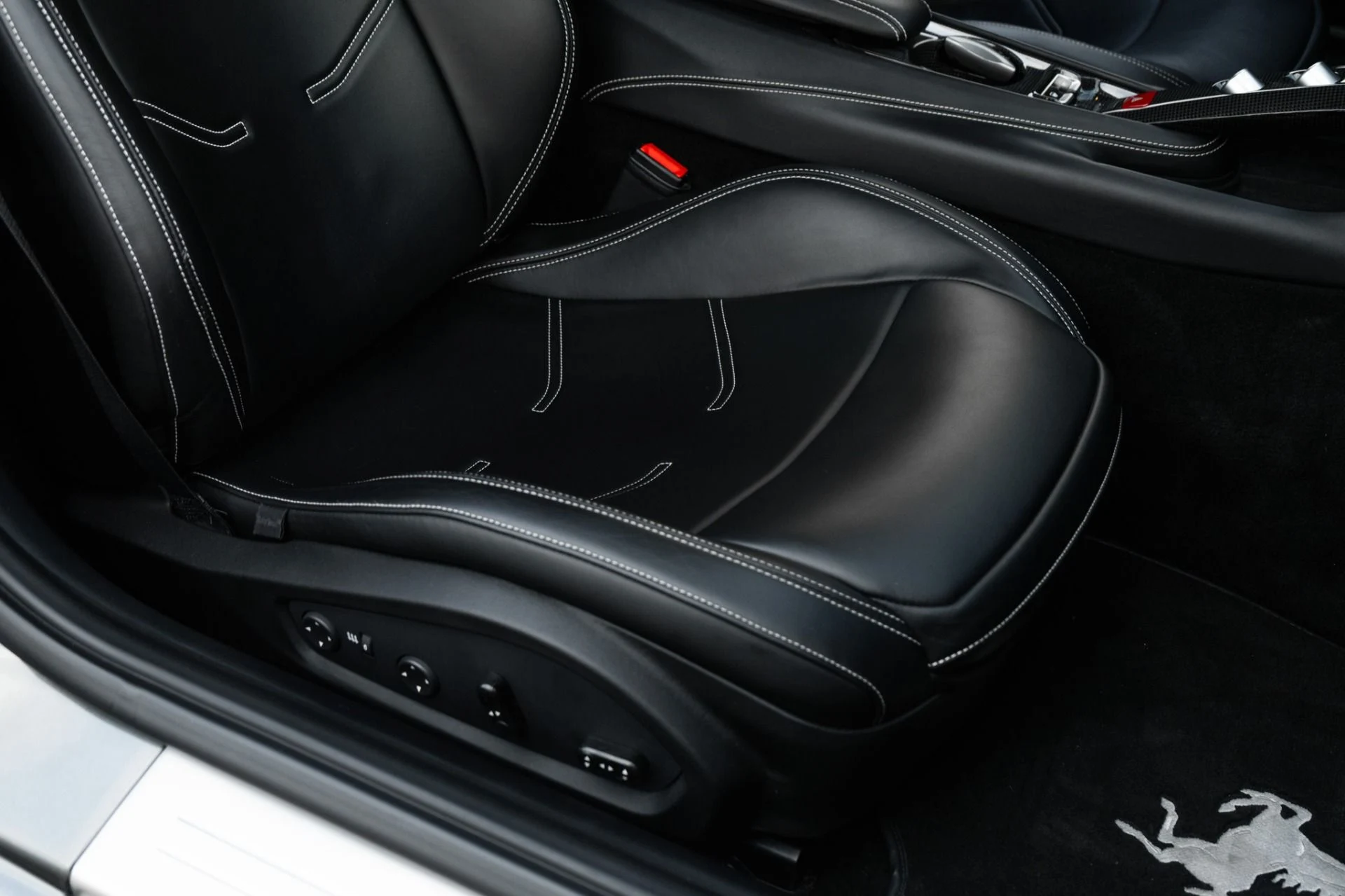 mph027_2526493263_Used_2015_Ferrari_F12berlinetta_1763421627_d95ec8a6e0