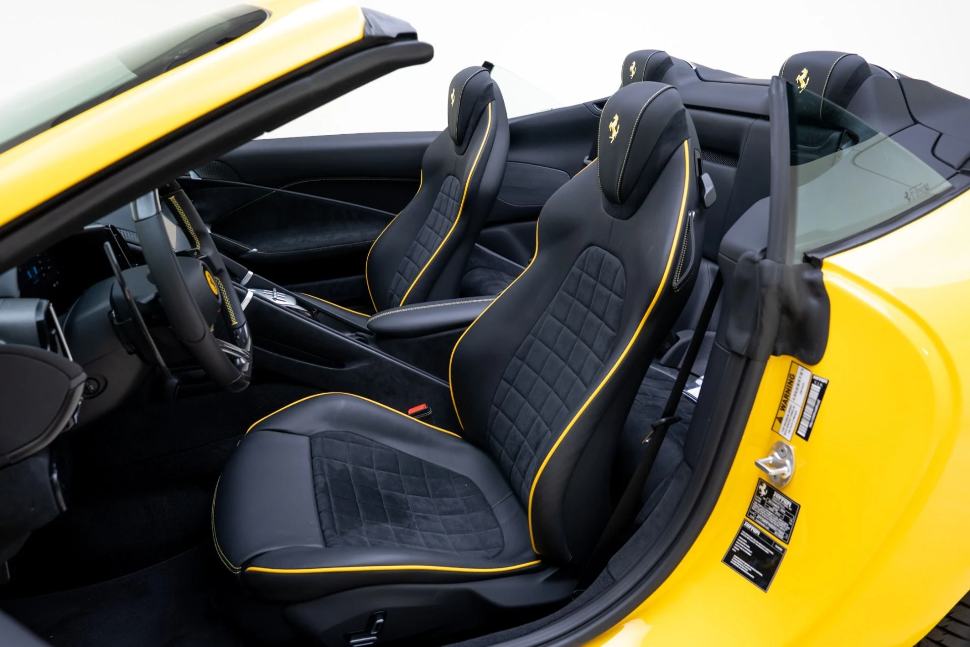 mph027_252688823_Used_2025_Ferrari_Roma_Spider_1768435036_bdde601f24